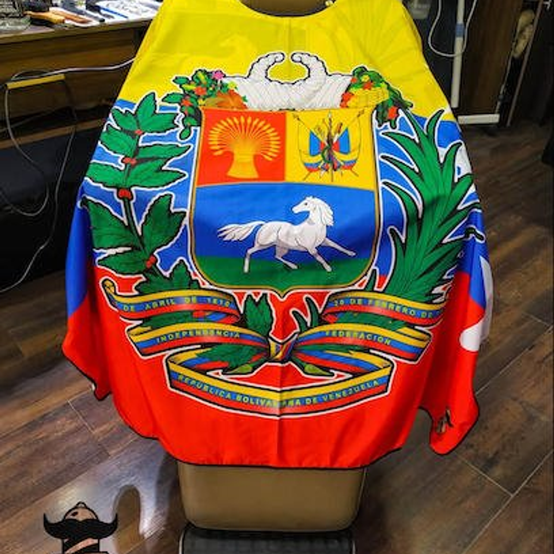 Capa De Peluqueria 170*143CM D-71 , 100% seda suave y agradable para la piel 1