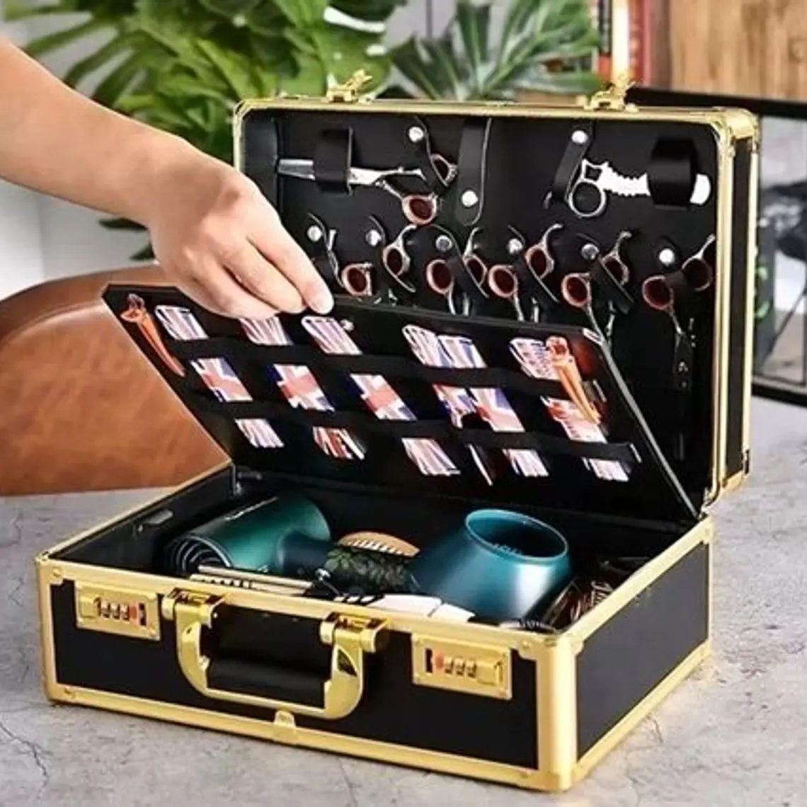 Estuche Maleta Para Barbero Color Dorado 3