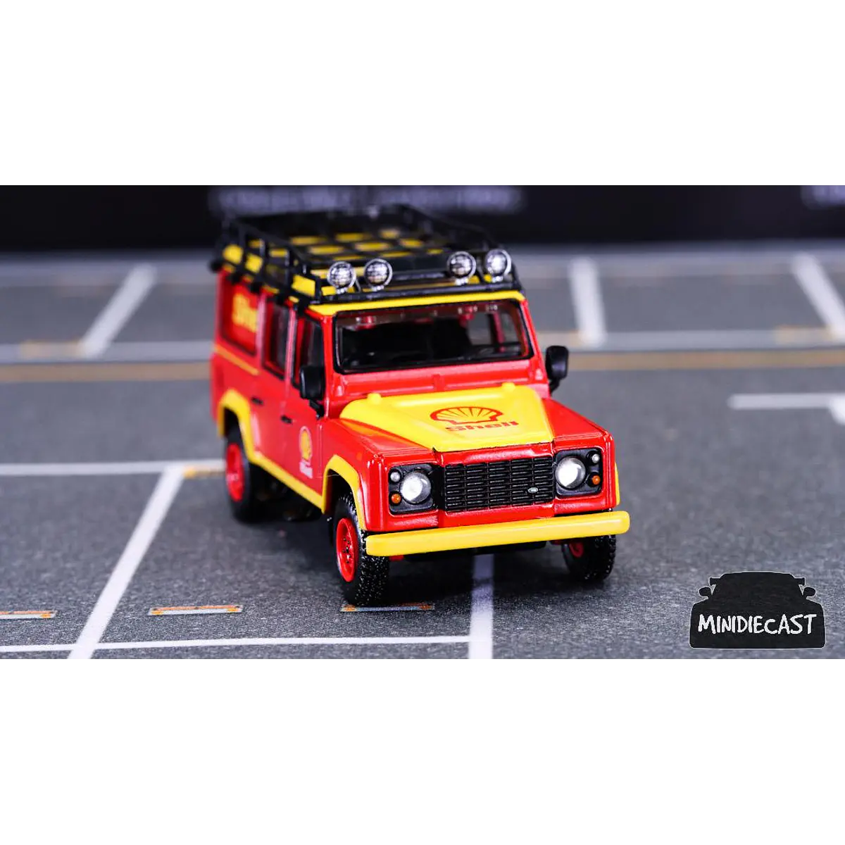 Mini GT Shell 1:64 Land Rover Defender 110