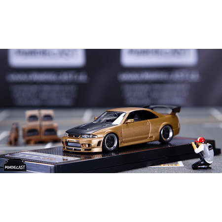 Ignition Model 1:64 Nissan R33 GT-R Matte Gold