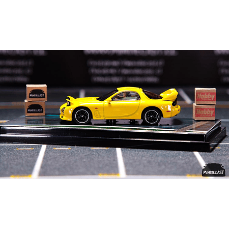 Hobby Japan 1/64 Mazda RX-7 (FD3S) Project D / Keisuke Takahashi (Diorama Set) with Anticollision Railing