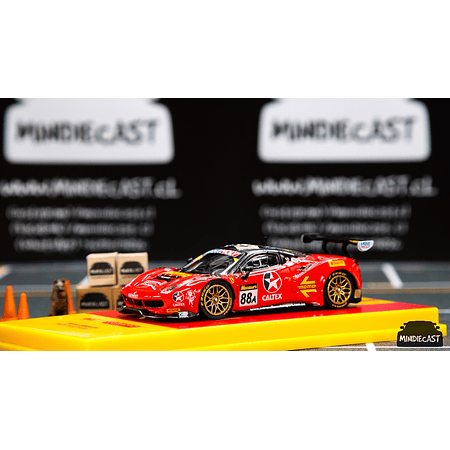 Tarmac Works 1:64 Ferrari 488 GT3 Bathurst 12 Hour 2017  Lowndes / Whincup / Vilander