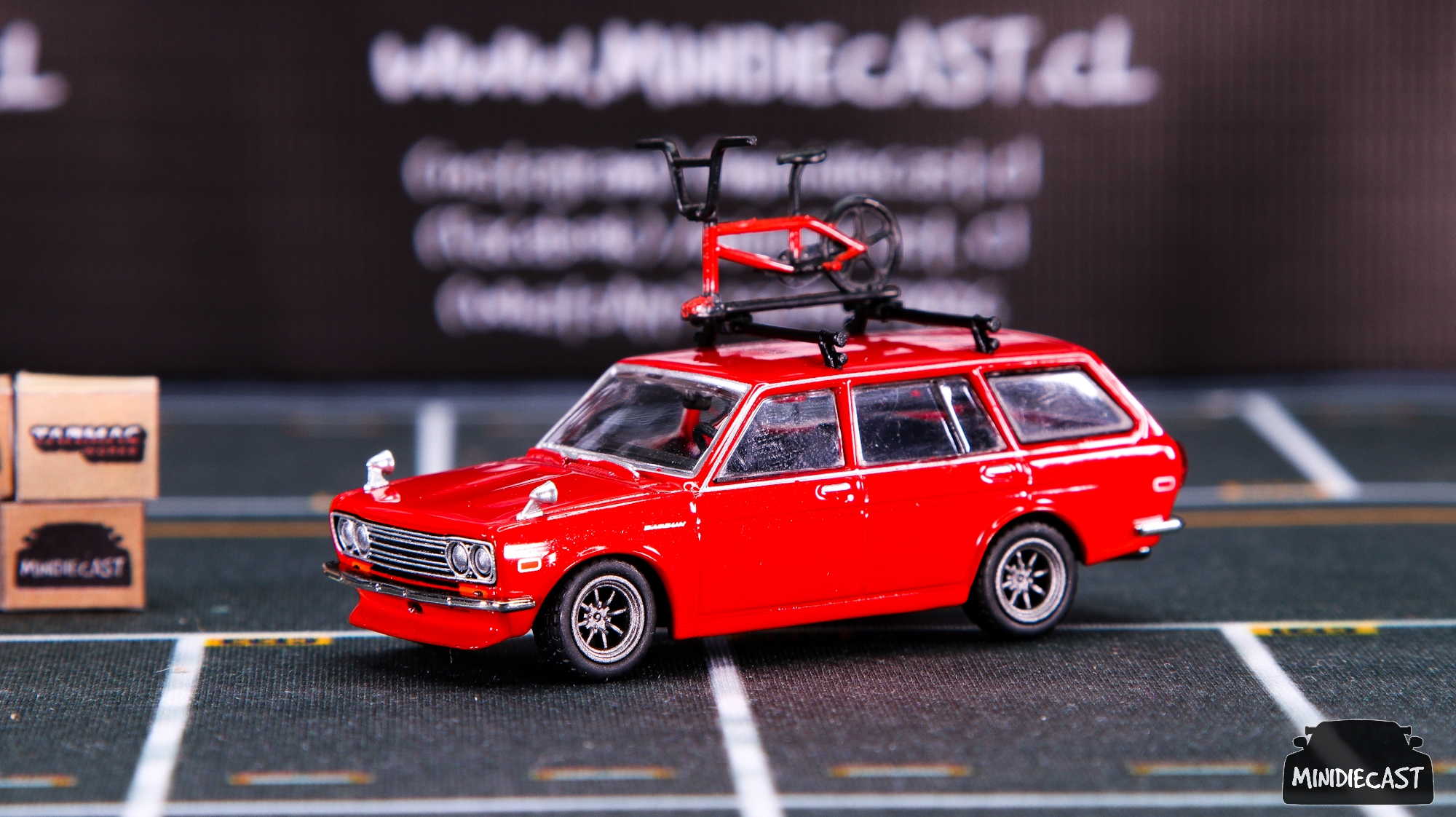 Tarmac Works 1:64 Datsun Bluebird 510 Wagon Red Bicycle with roof rack included
