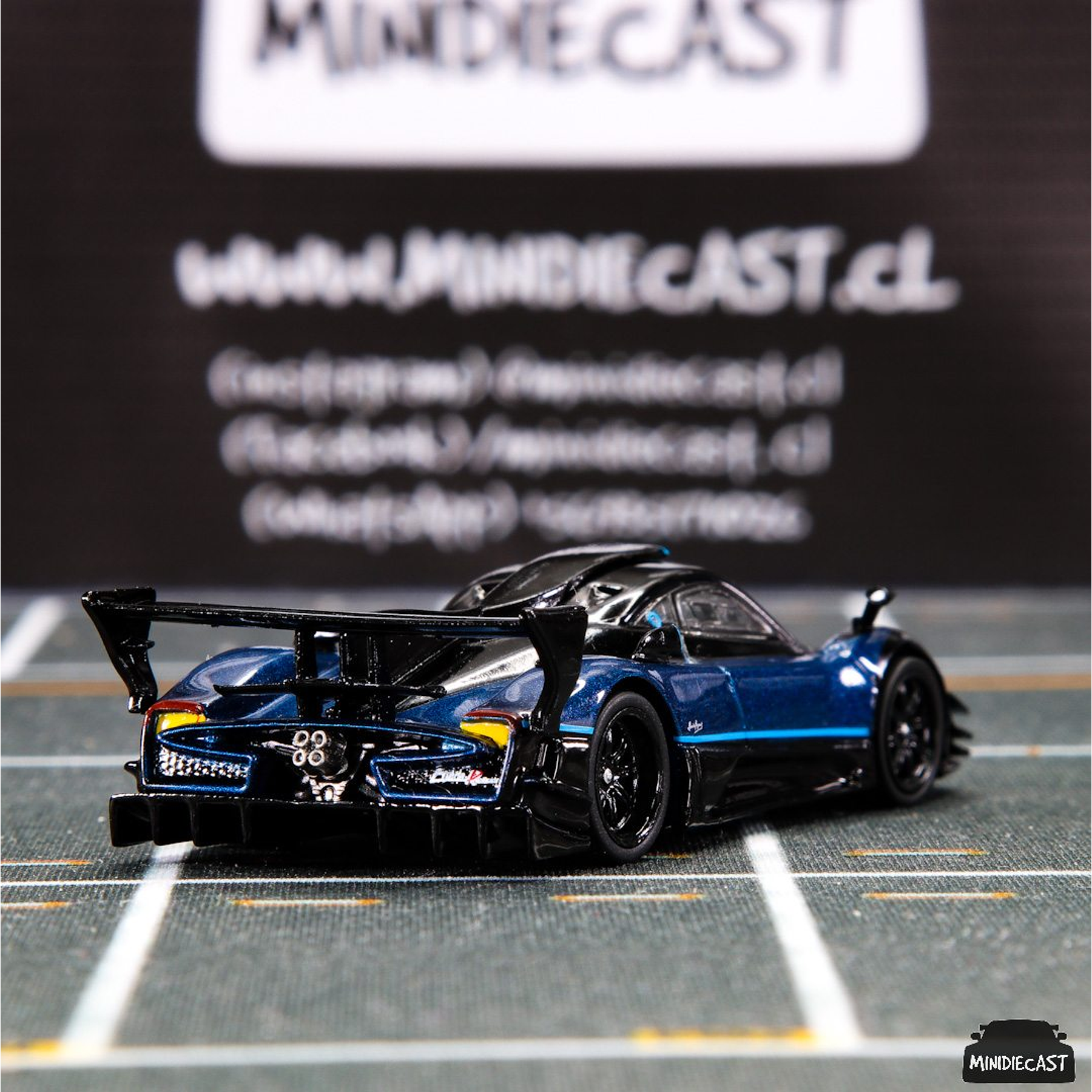 Tarmac Works 1:64 Global64 Pagani Zonda Revolución Blue Metallic