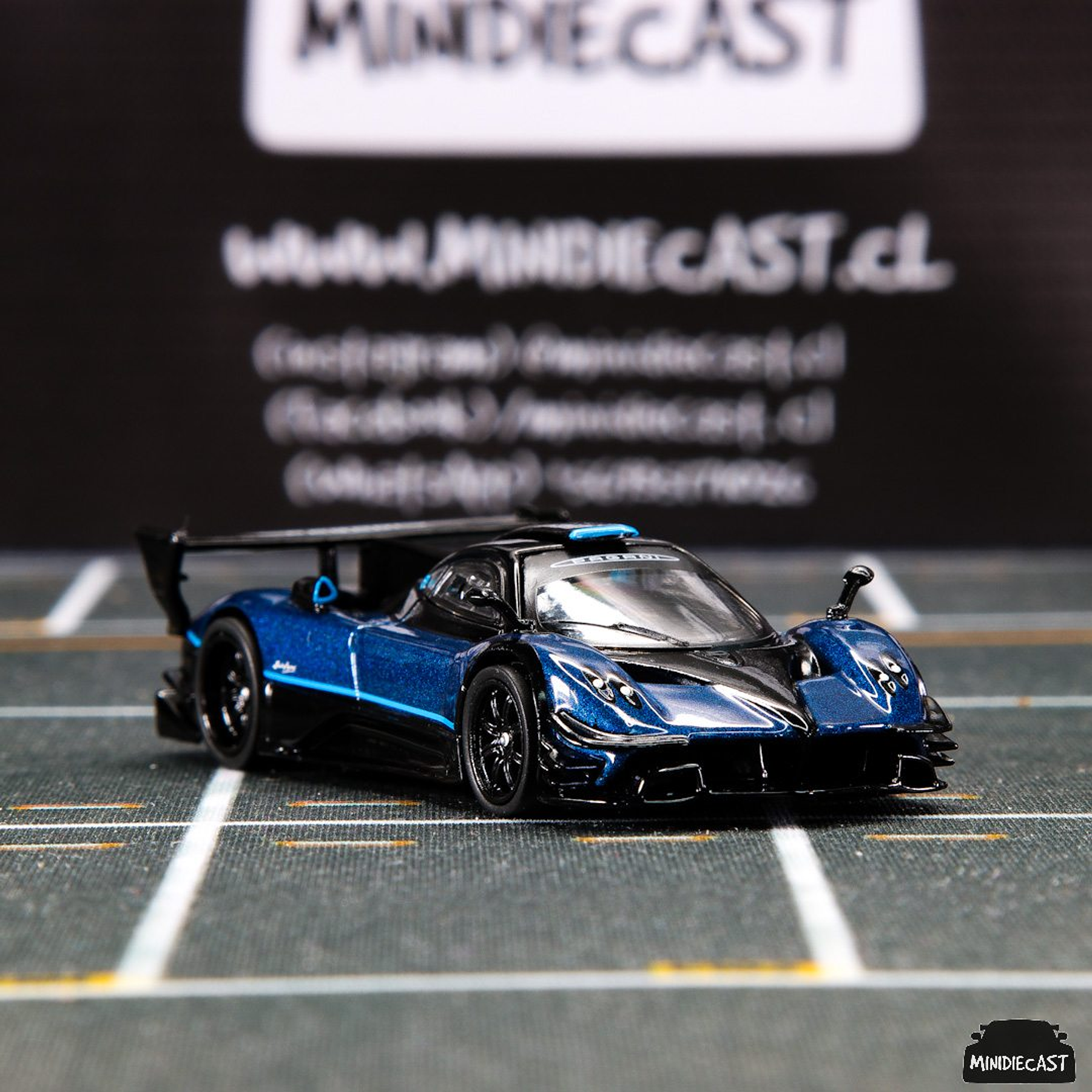 Tarmac Works 1:64 Global64 Pagani Zonda Revolución Blue Metallic