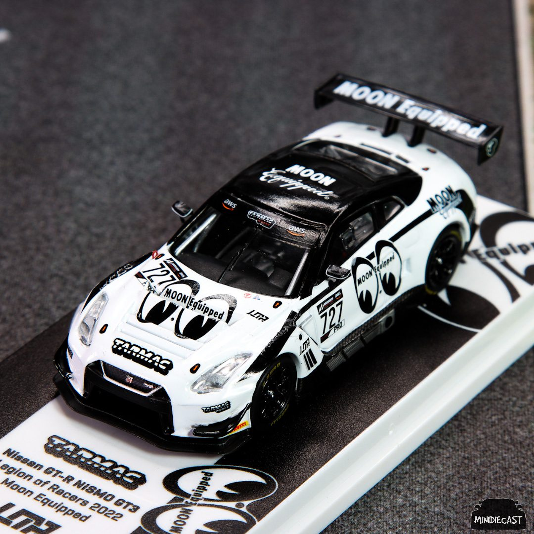 Tarmac Works 1:64 Nissan GT-R NISMO GT3 Legion of Racers 2022 Moon Equipped