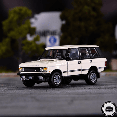 BM Creations 1:64 Land Rover 1992 Range Rover Classic LSE -White (RHD)