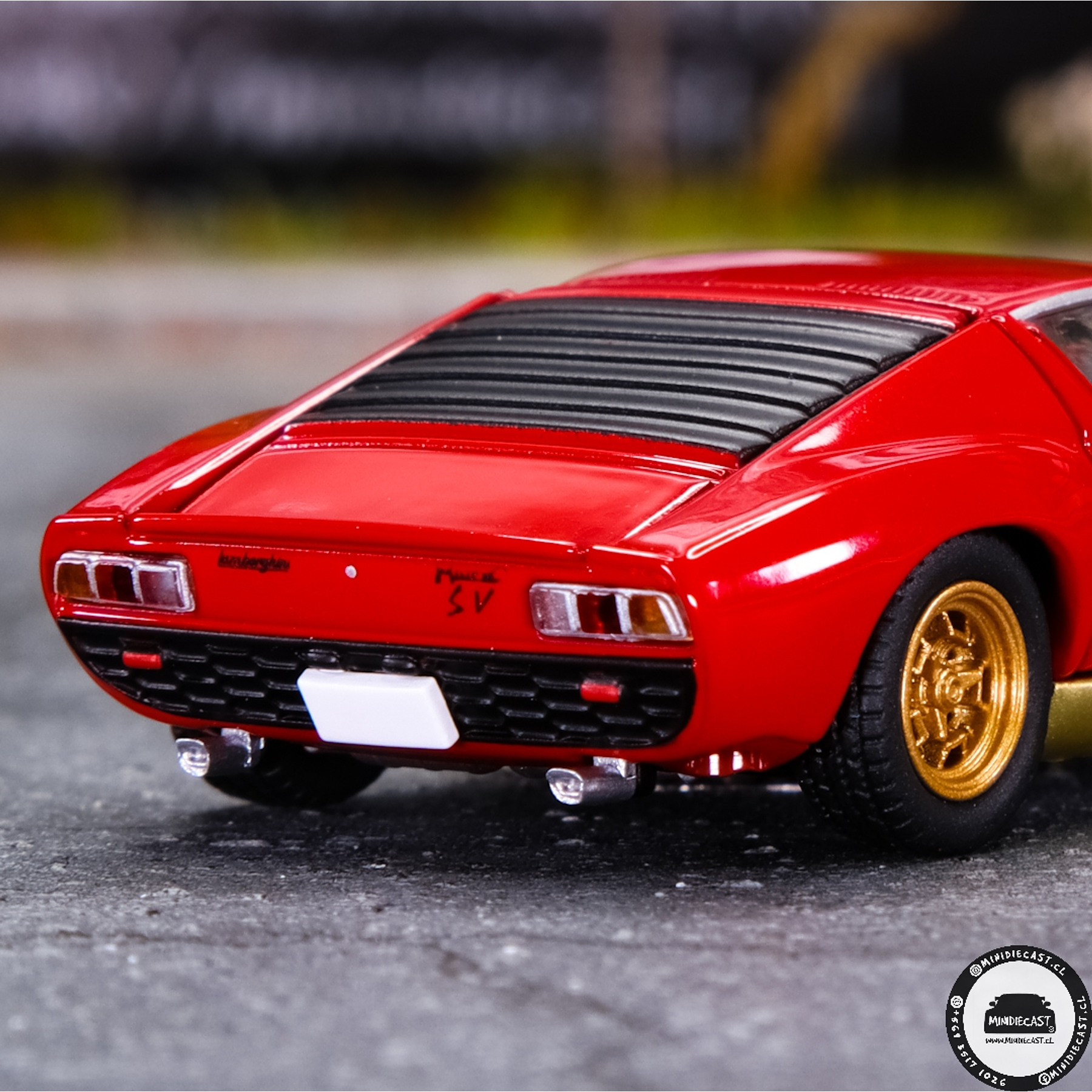 Tomica 1:64 TLV Lamborghini Miura SV Red.