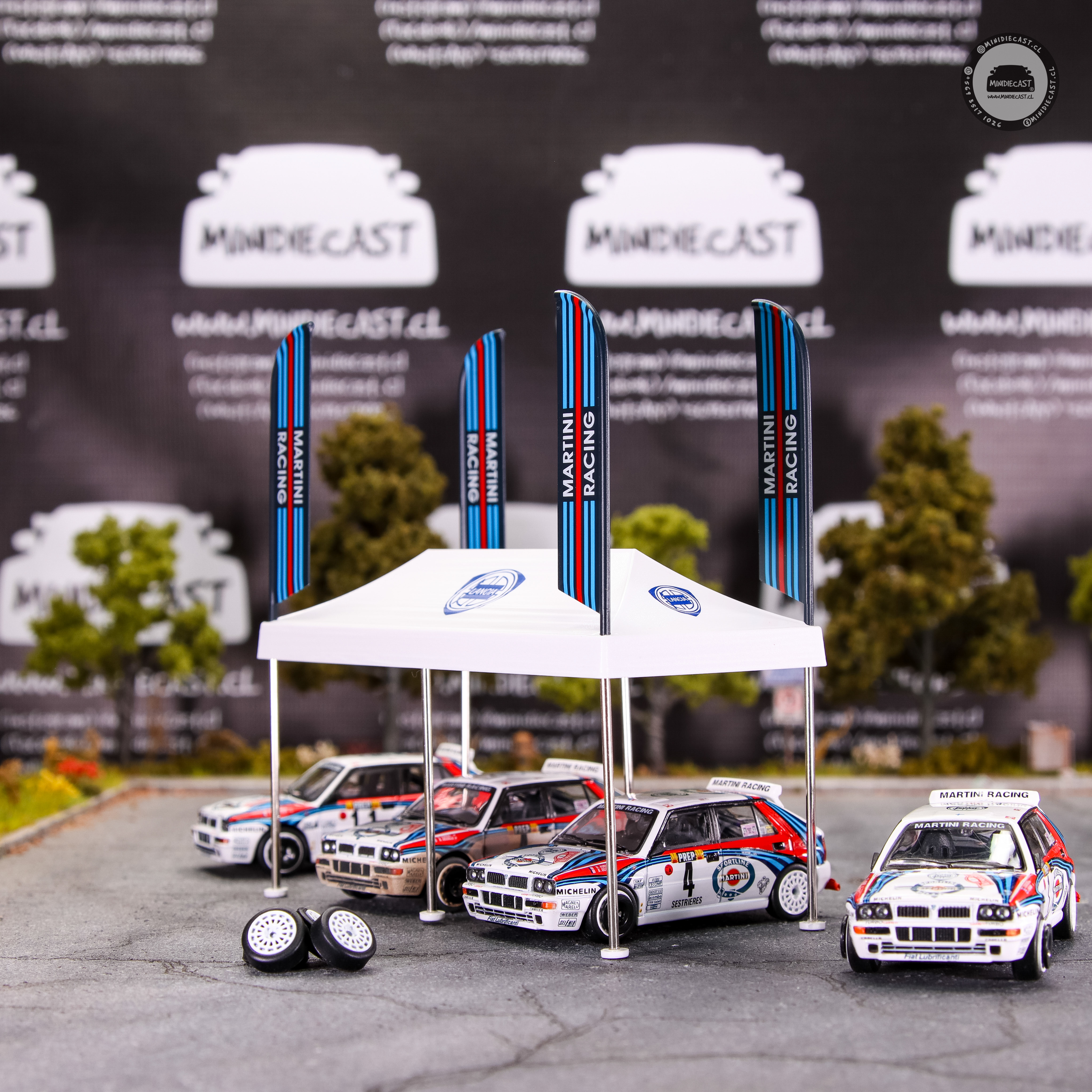 Mini GT 1:64 Paddock Service Tent Set – Martini Racing