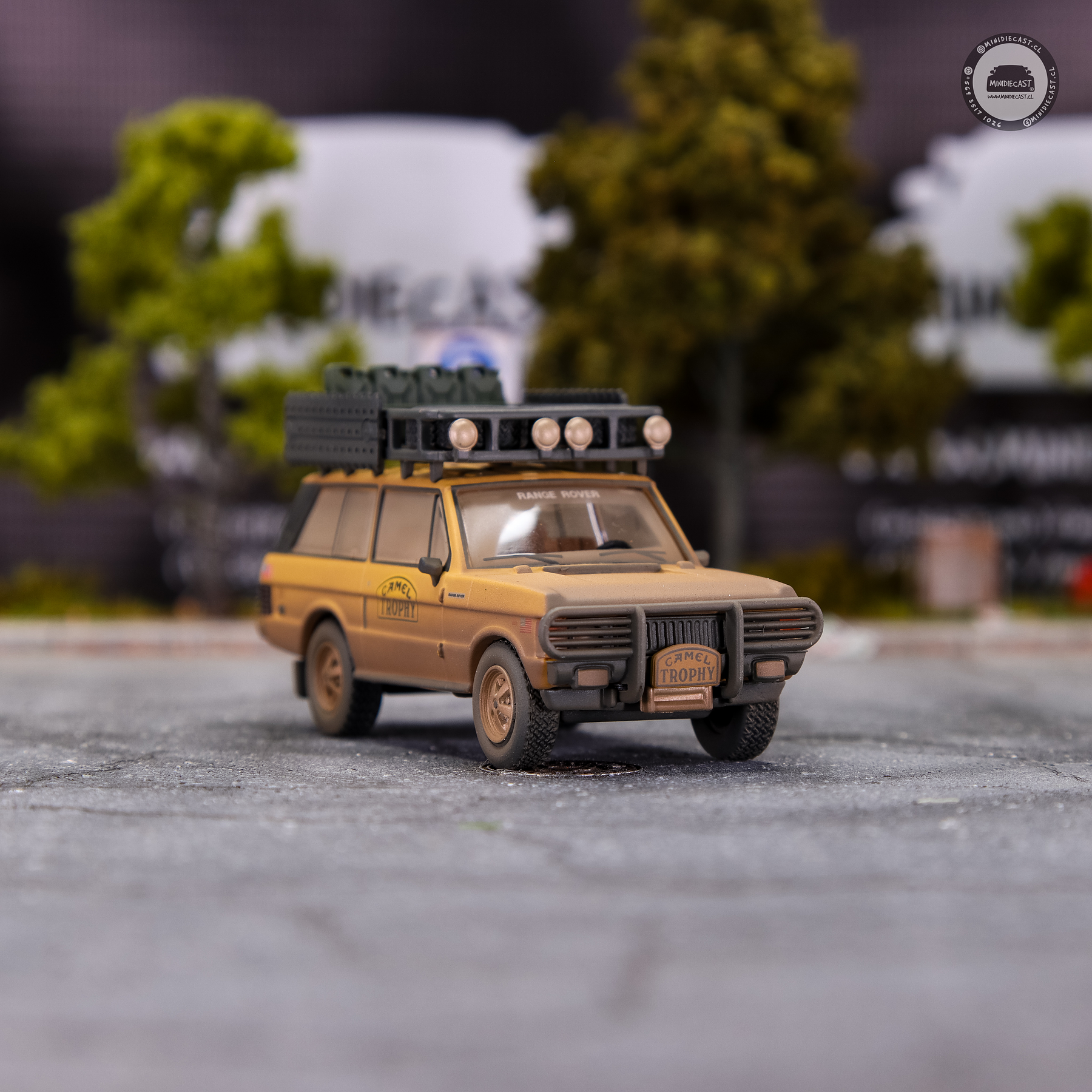 Mini GT 1:64 Mijo Exclusives Range Rover 1982 Classic Camel Trophy Papua Guinea Camel Set