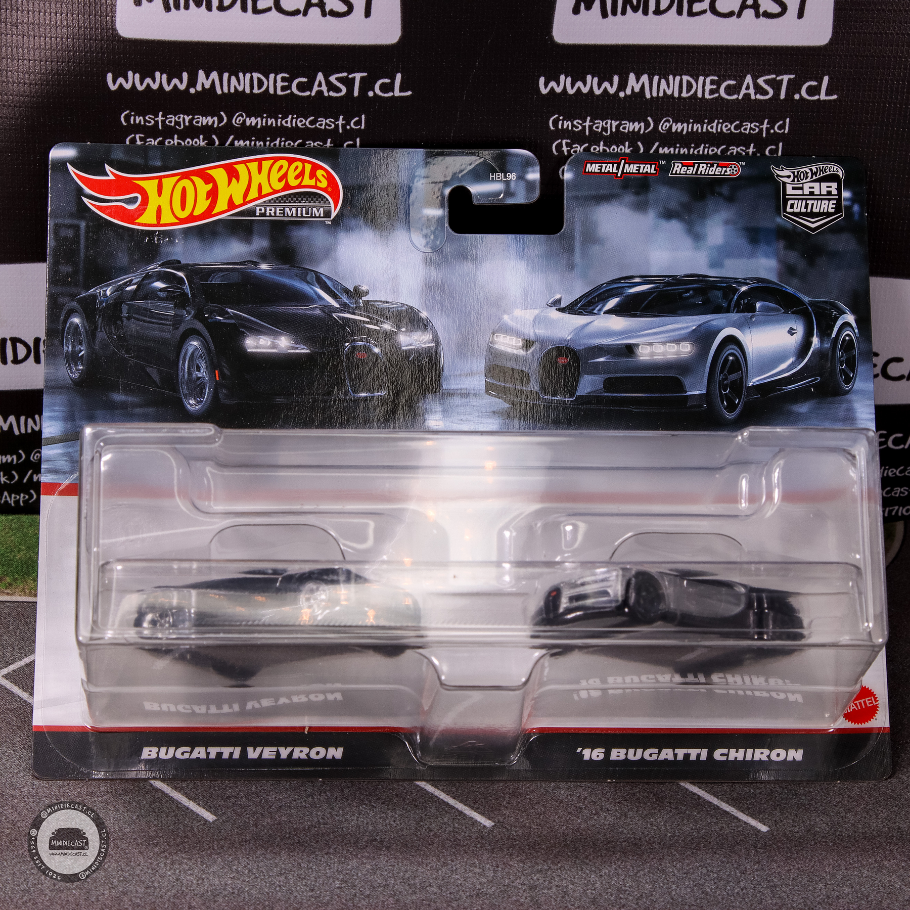 Hot Wheels 1:64 Premium Car Culture 2 Pack K (Bugatti Veyron & ’16 Bugatti Chiron).