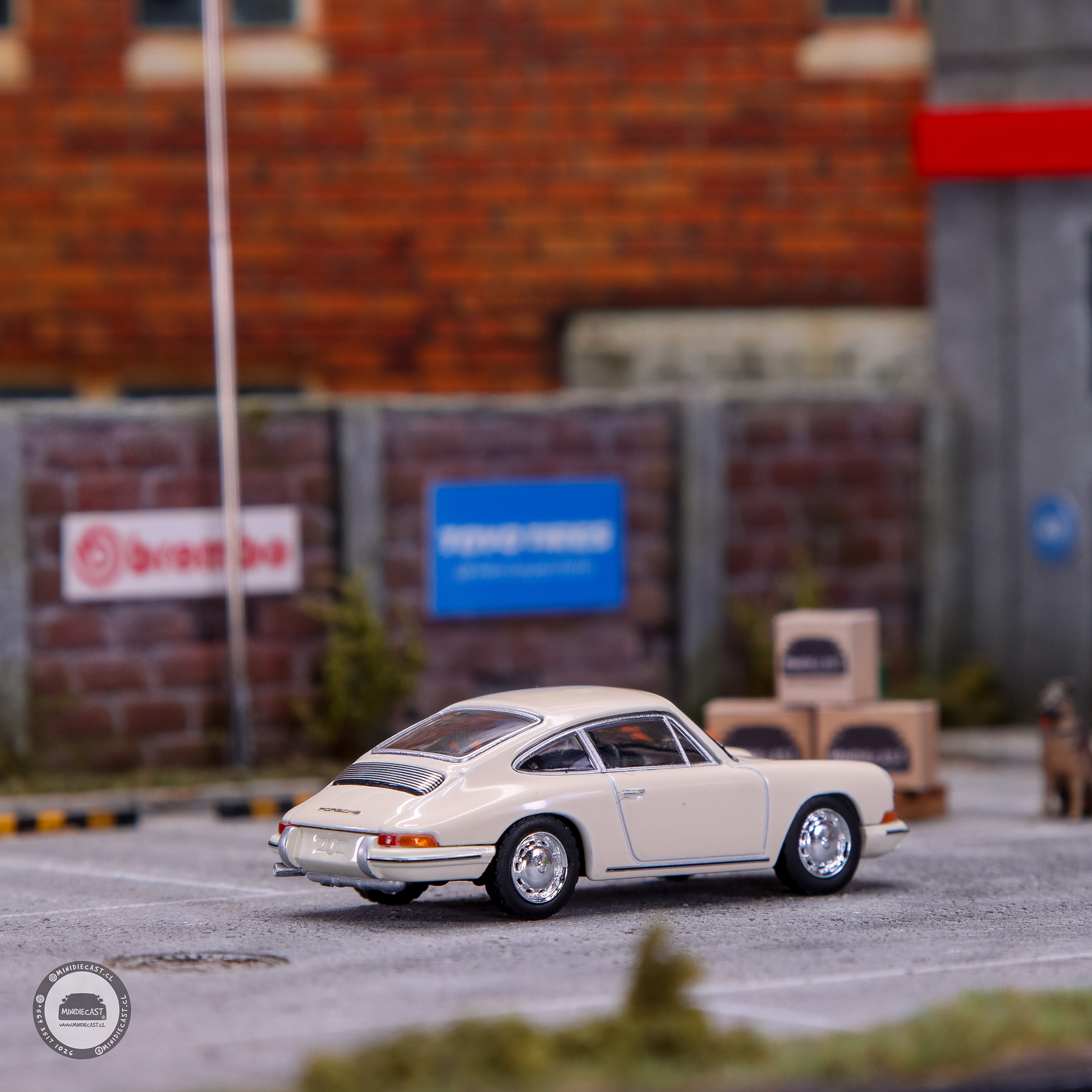Mini GT 1:64 1963 Porsche 901 (911) – Ivory – MiJo Exclusives
