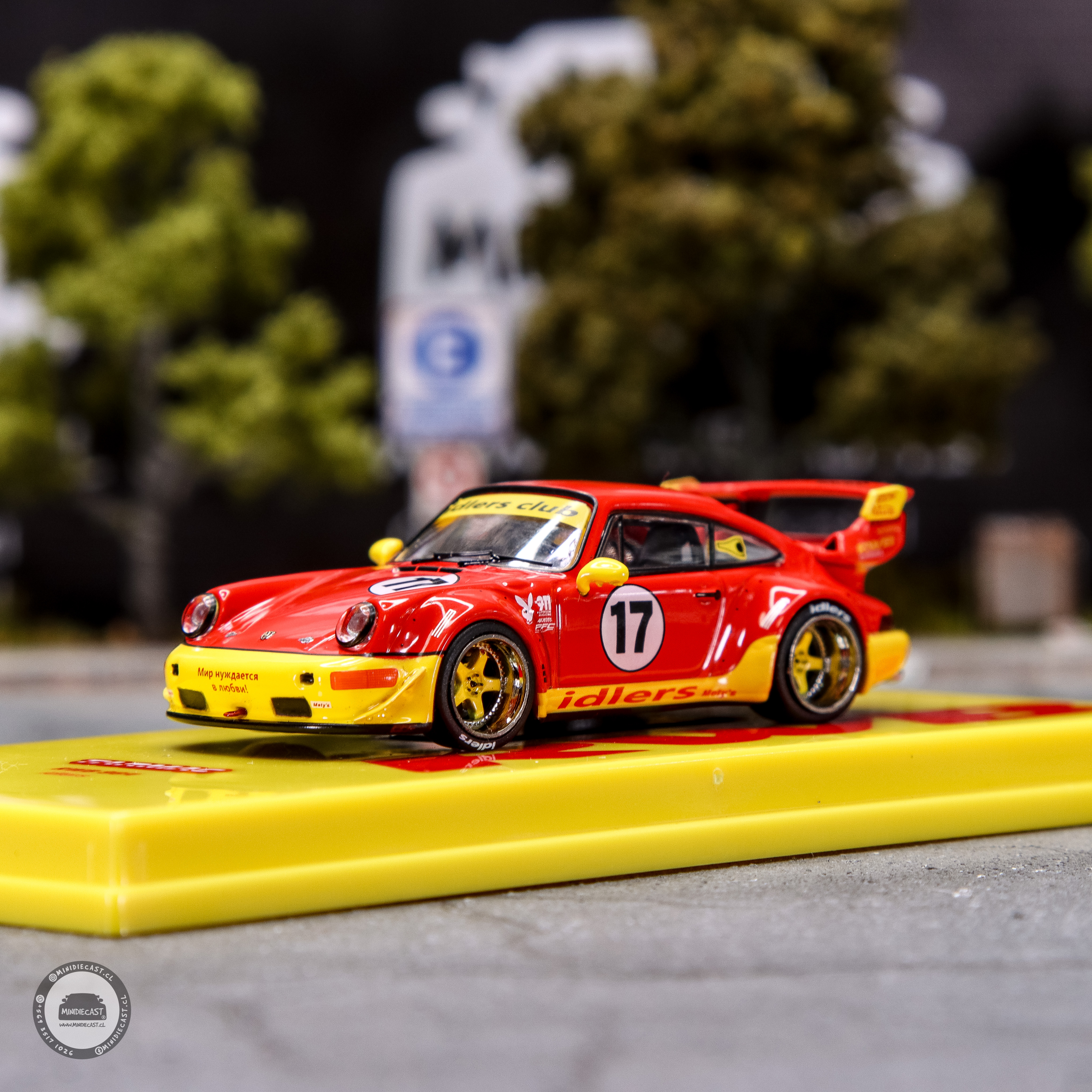 Tarmac Works 1:64 RWB 964 Idlers – Red- Hobby64