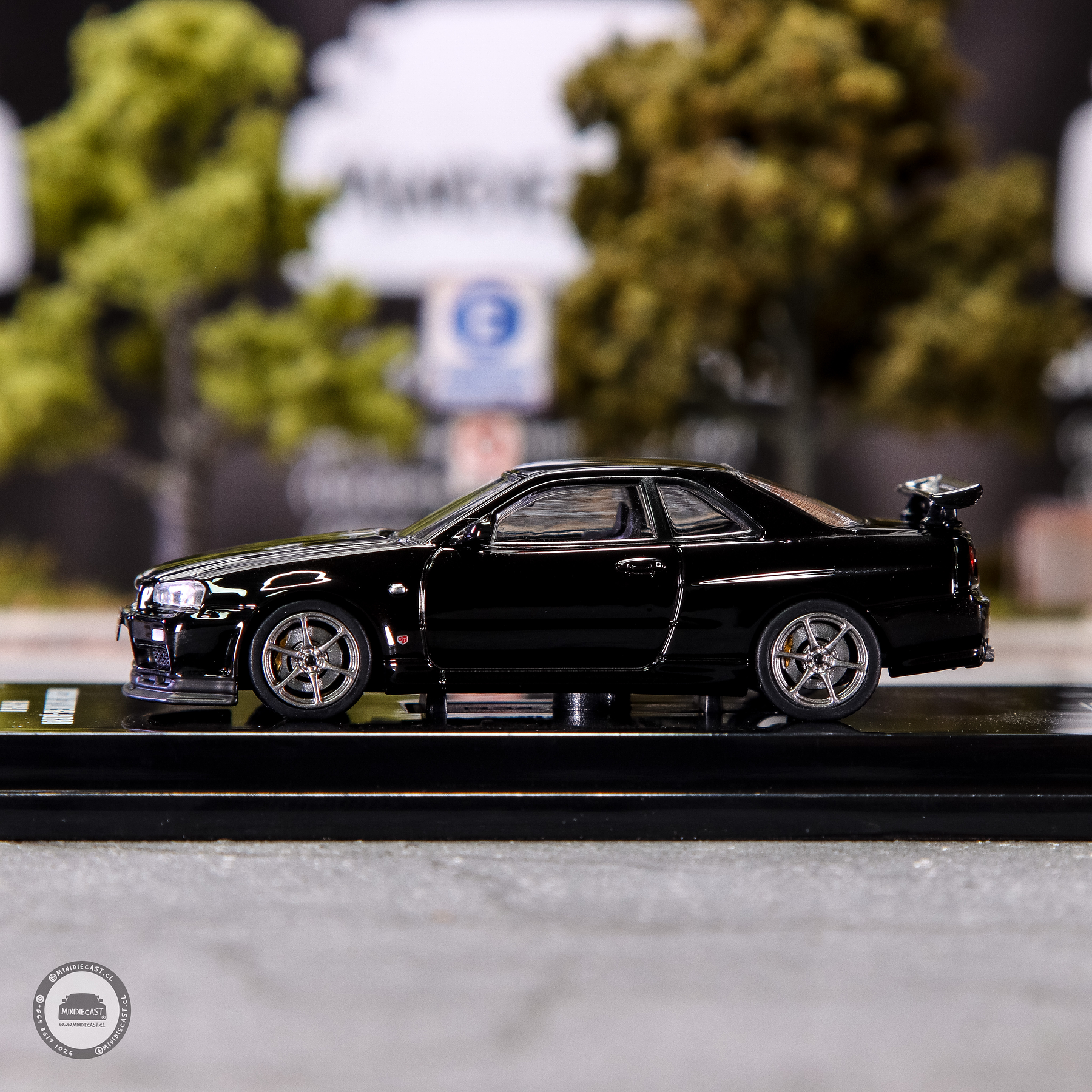 Inno64 1:64 Nissan Skyline GT-R R34 V-SPEC II Black