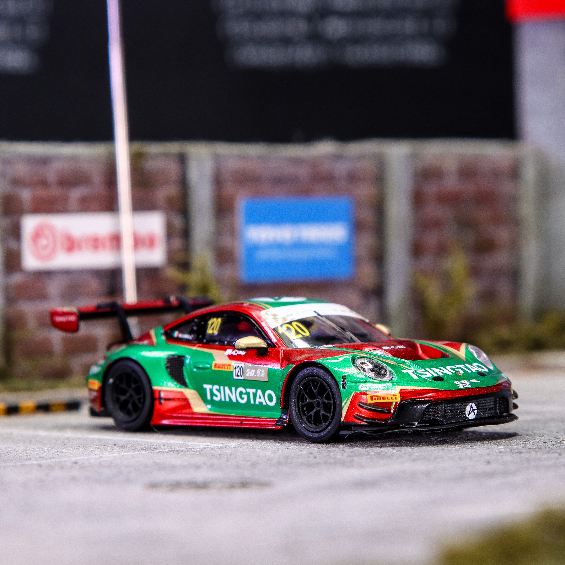 Sparky 1:64 Porsche 992 911 GT3 R Macau GT Cup 2023 - Tsing Tao（Tiny Exclusive).