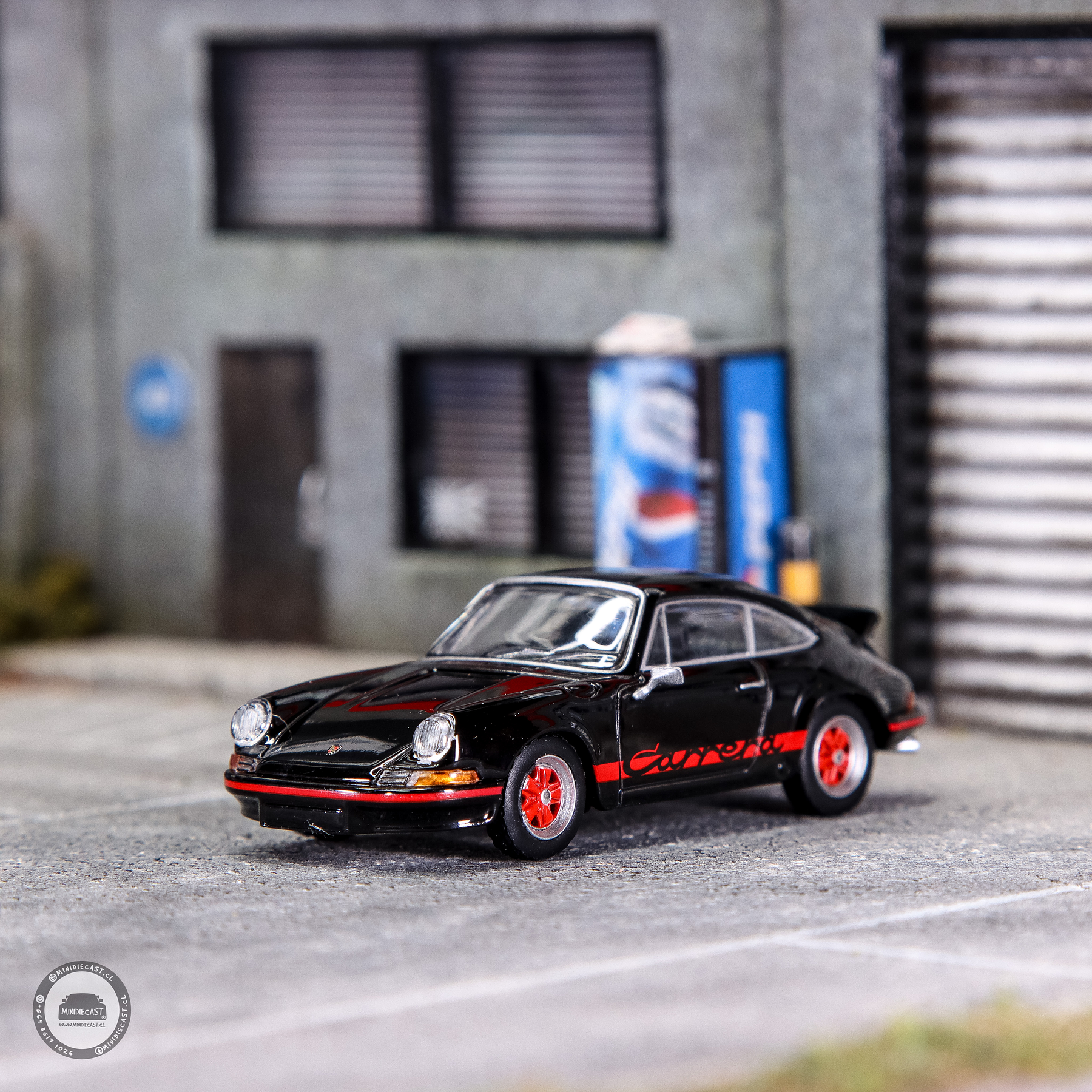 Mini GT 1:64 Porsche 911 Carrera RS 2.7 Black with Red Livery – MiJo Exclusives.