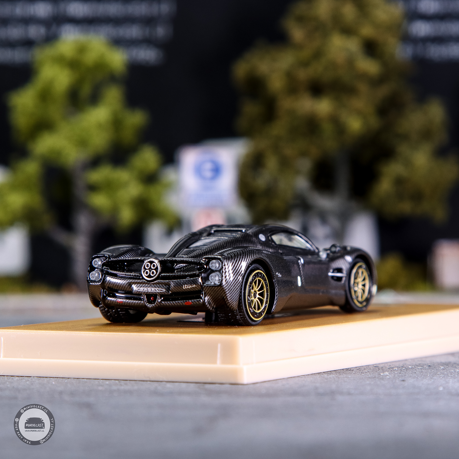 Tarmac Works 1:64 Pagani Utopia – CARBON FIBER EDITION – Black Carbon Fiber Global64.