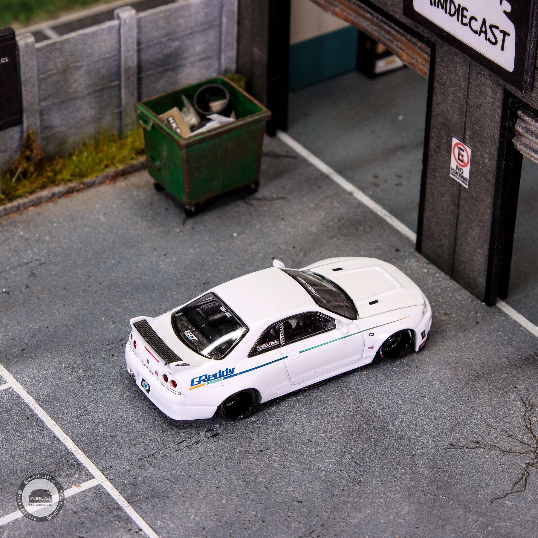 Kaido House x Mini GT 1:64 Nissan Skyline GT-R (R33) Greddy GR33 V1- White.