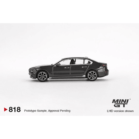 (PREVENTA) Mini GT 1:64 BMW i7 xDrive60 – Dravit Grey – LHD