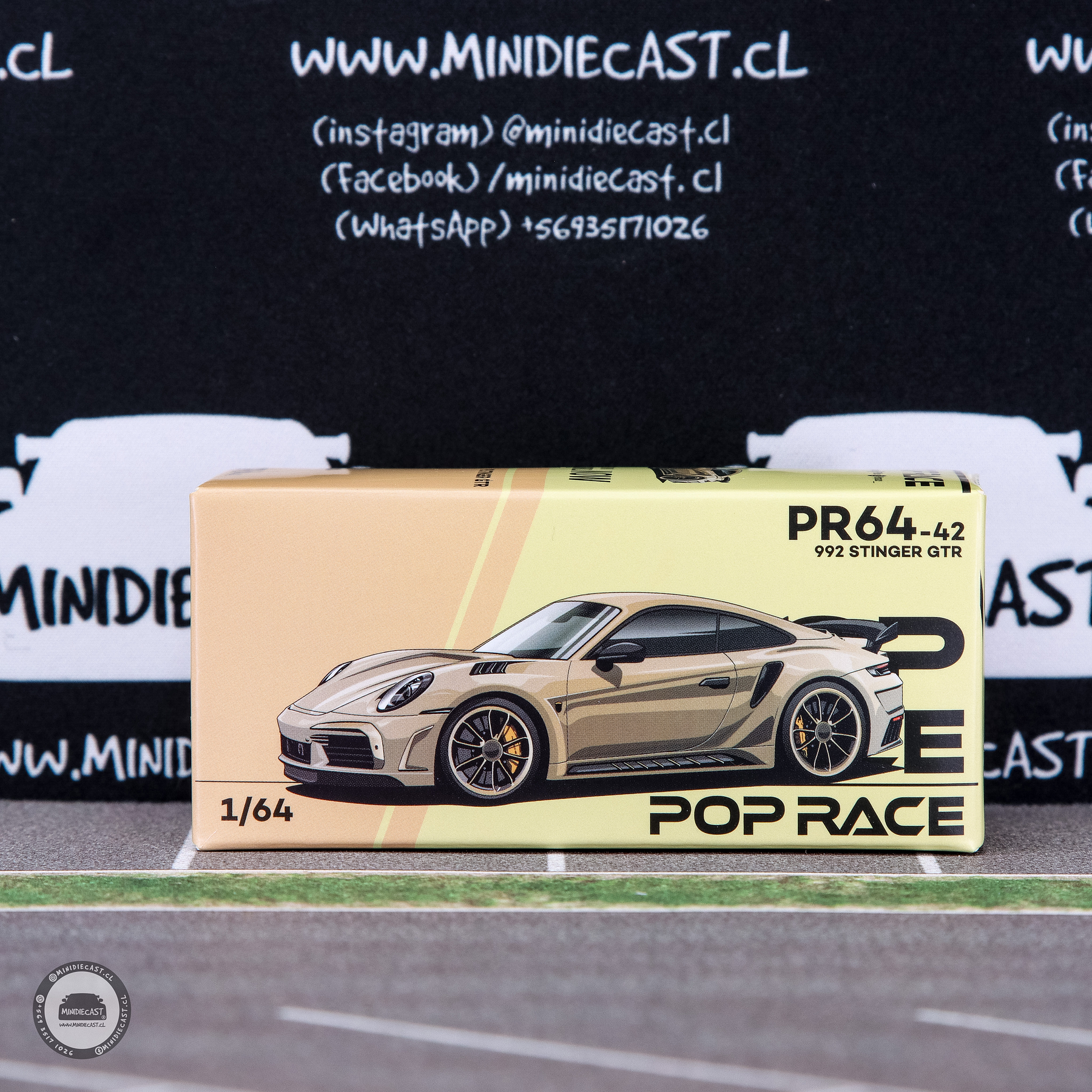 Pop Race 1:64 Porsche 992 Stinger GTR Gold.