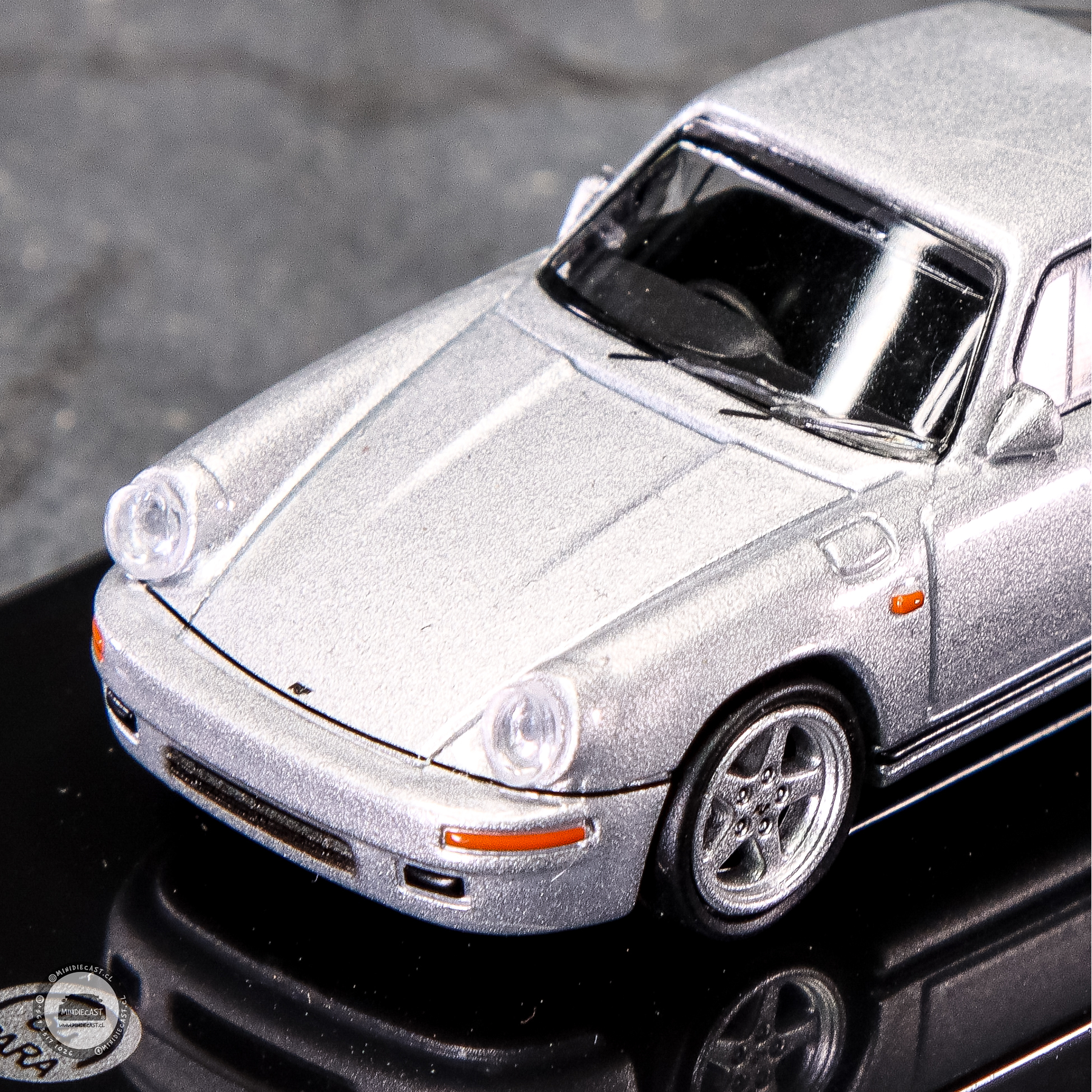 Para64 1:64 Porsche 1987 RUF CTR Yellowbird Silver.