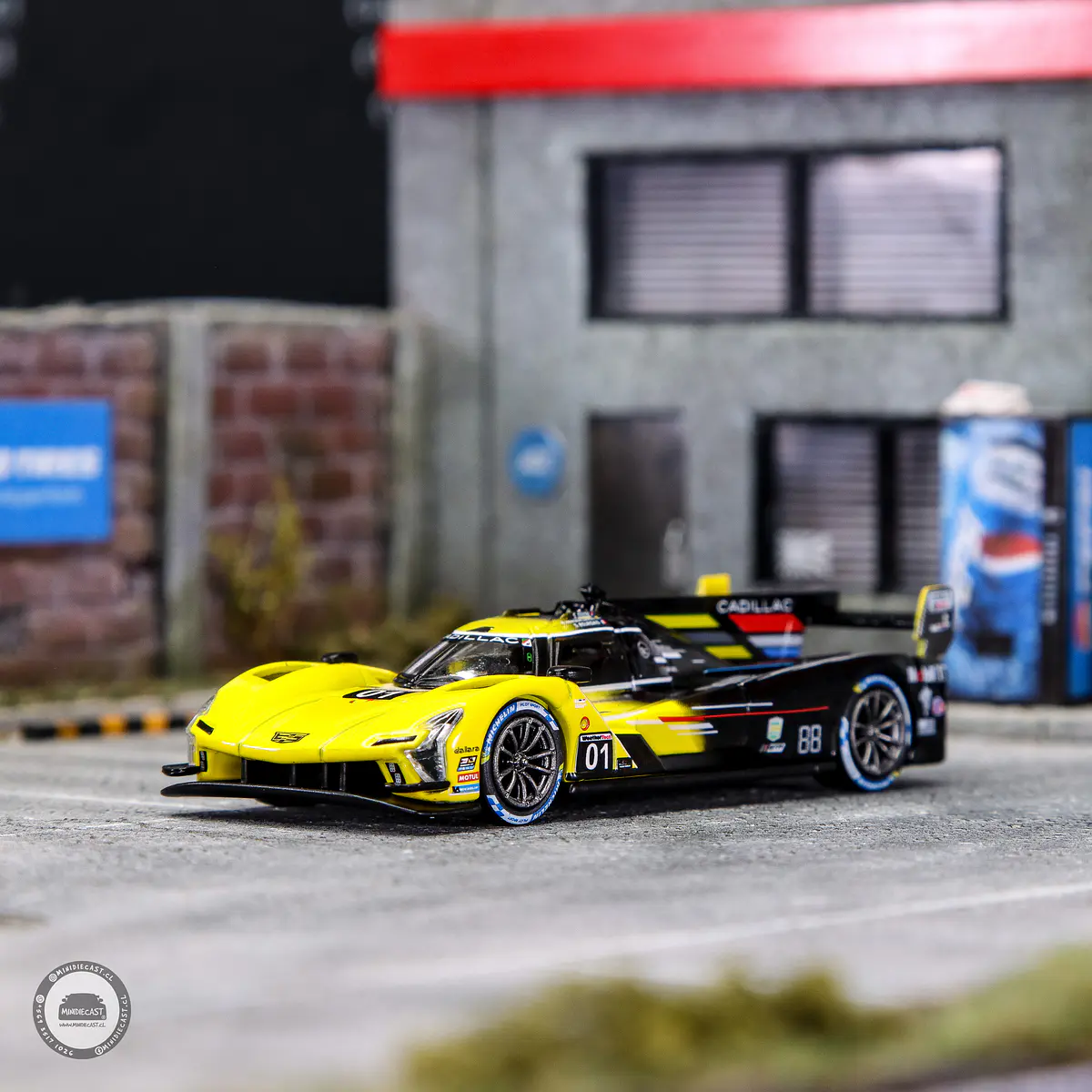 Mini GT 1:64 Cadillac V-Series.R #01 Cadillac Racing 2023 IM