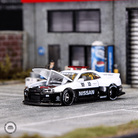 Kaido House x Mini GT 1:64 Nissan Skyline GT-R R34 Kaido Works (V2 Aero) Police.