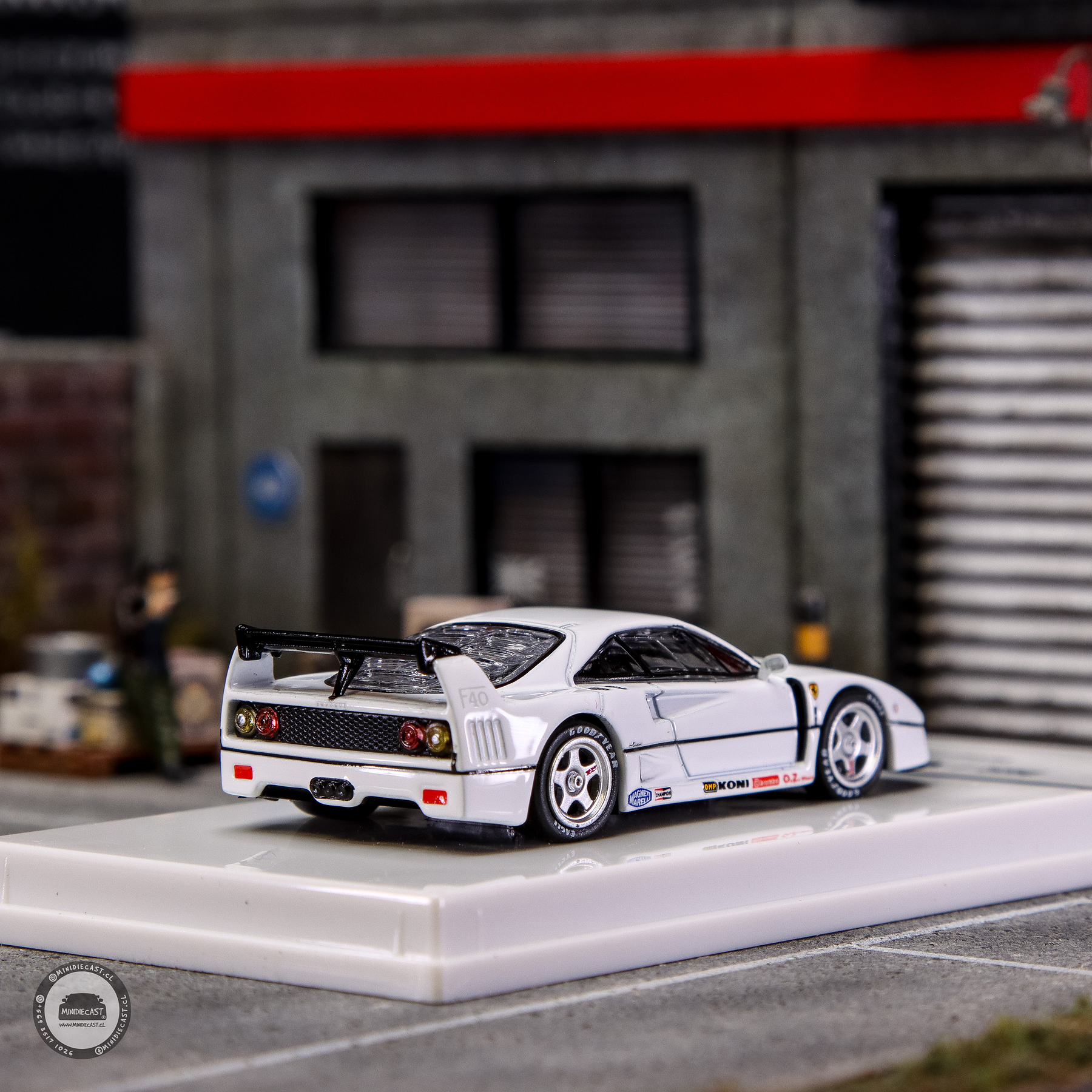 Tarmac Works 1:64 Ferrari F40 Lightweight – White – Road64