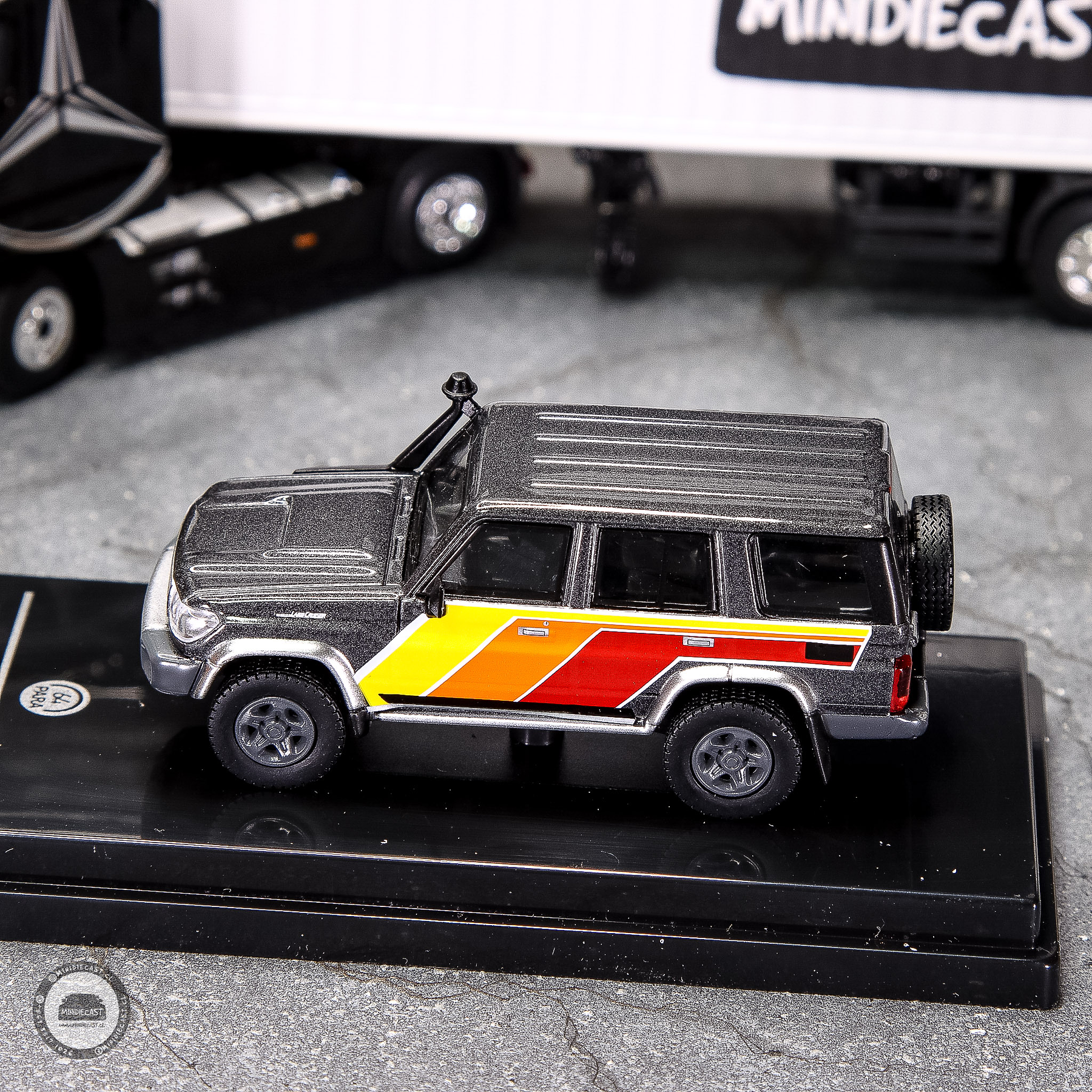 Para64 1:64 2014 Toyota Land Cruiser LC 76 TRD Livery.