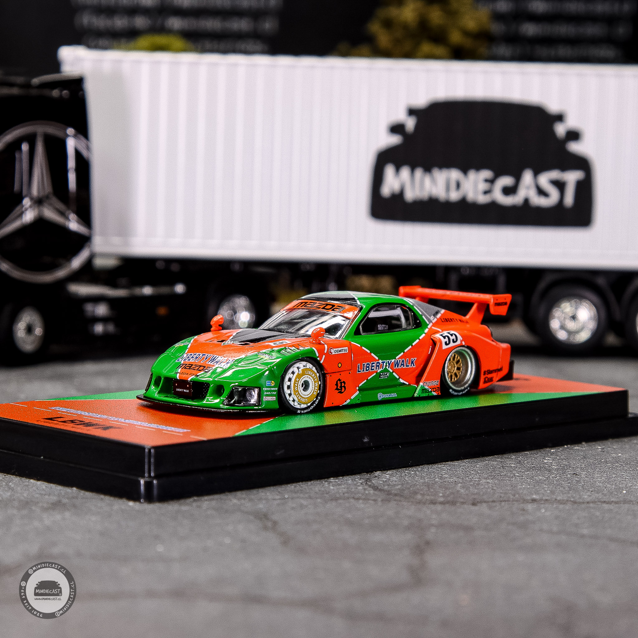 Inno64 1:64 Mazda LB-WORKS Silhouette RX7 (FD3S) - MDX24 Special Edition.