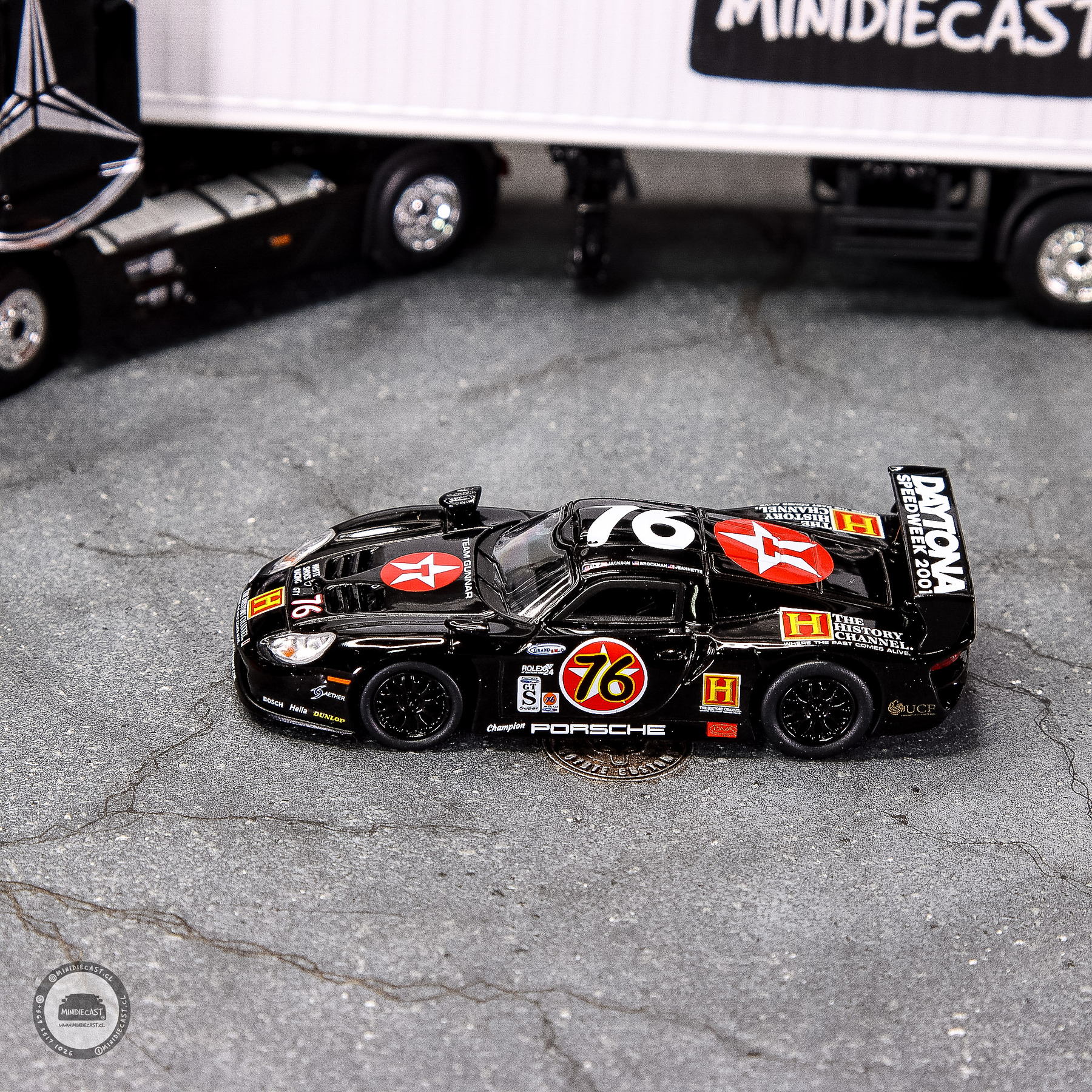 Sparky 1:64 Porsche 911 GT1 Evolution #76 (Tiny Exclusive). 