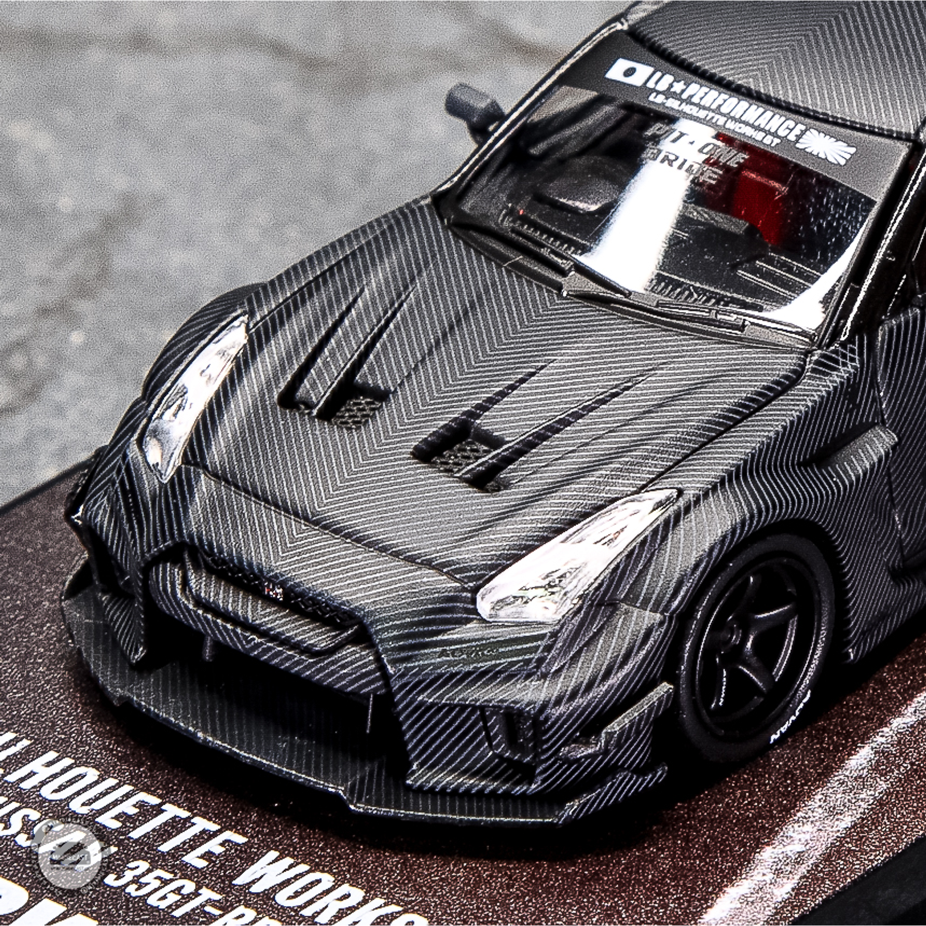 Inno64 1:64 Nissan GT-R (R35) LBWK Super Silhouette 35GT-RR Full Carbon.