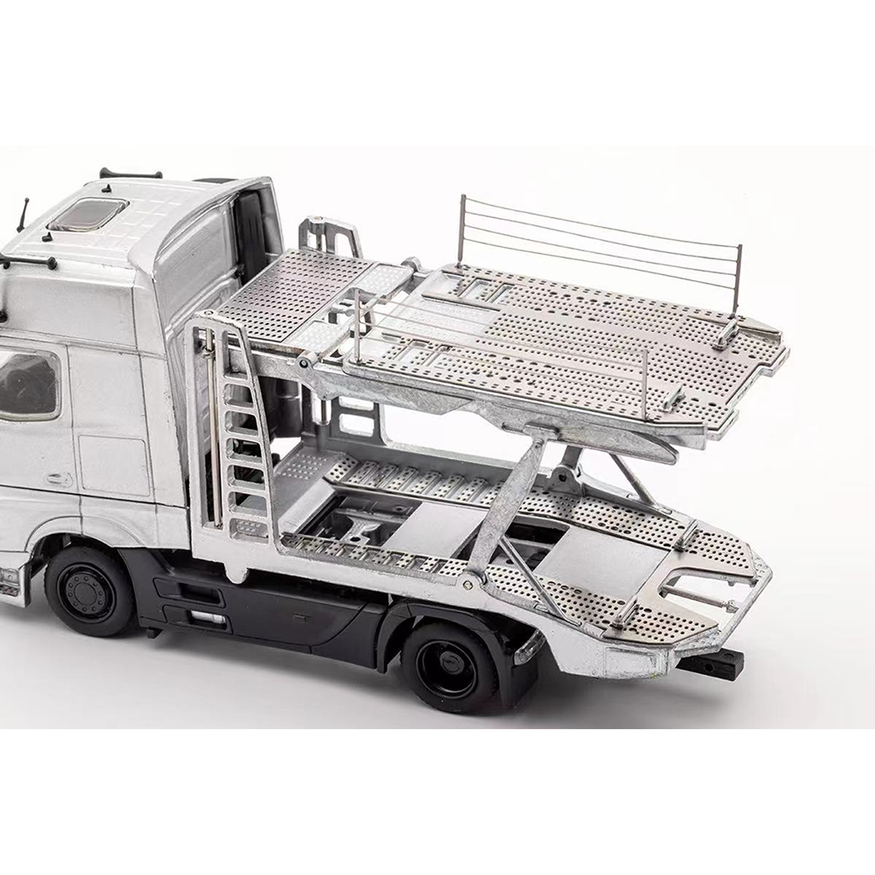 GCD 1:64 Mercedes-Benz Actros Auto Transporter – Silver.