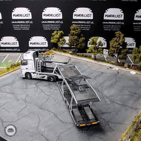 GCD 1:64 Mercedes-Benz Actros Auto Transporter – Silver.