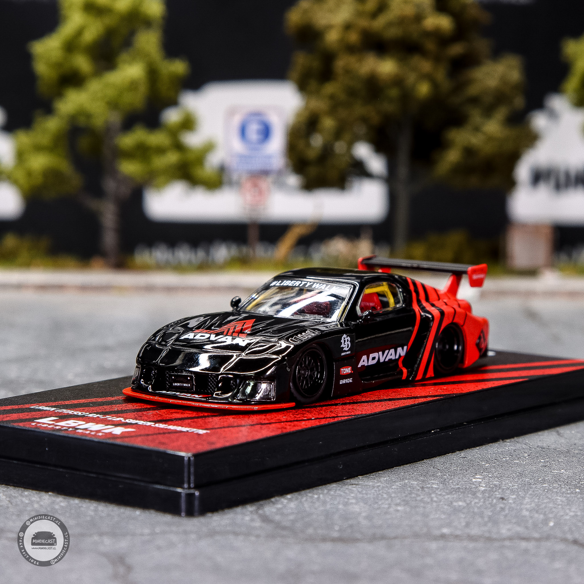 Inno64 1:64 LBWK Mazda RX7 (FD3S) LB-SUPER Silhouette "ADVAN LIVERY".