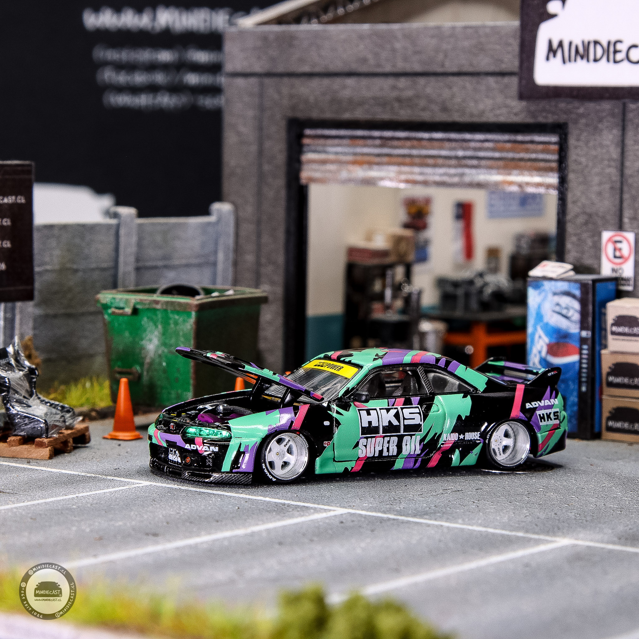 Kaido House x Mini GT 1:64 Nissan Skyline GT-R (R33) HKS V1