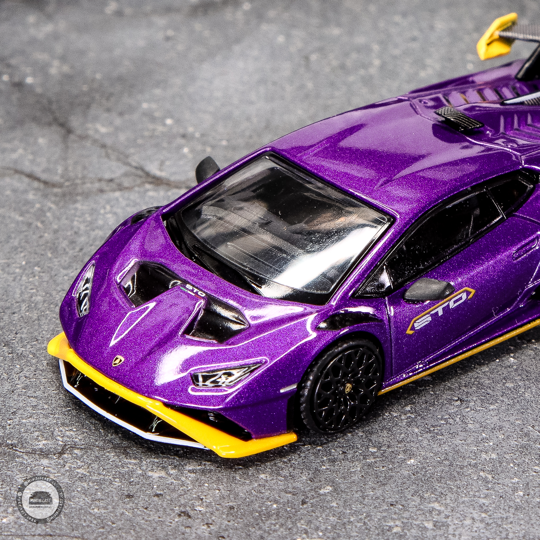 Mini GT 1:64 Lamborghini Huracán STO – Viola Pasifae – Mijo Exclusives.