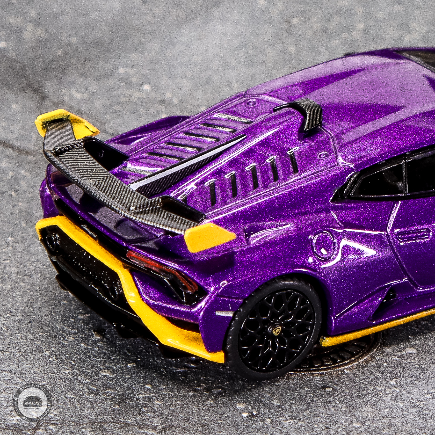 Mini GT 1:64 Lamborghini Huracán STO – Viola Pasifae – Mijo Exclusives.