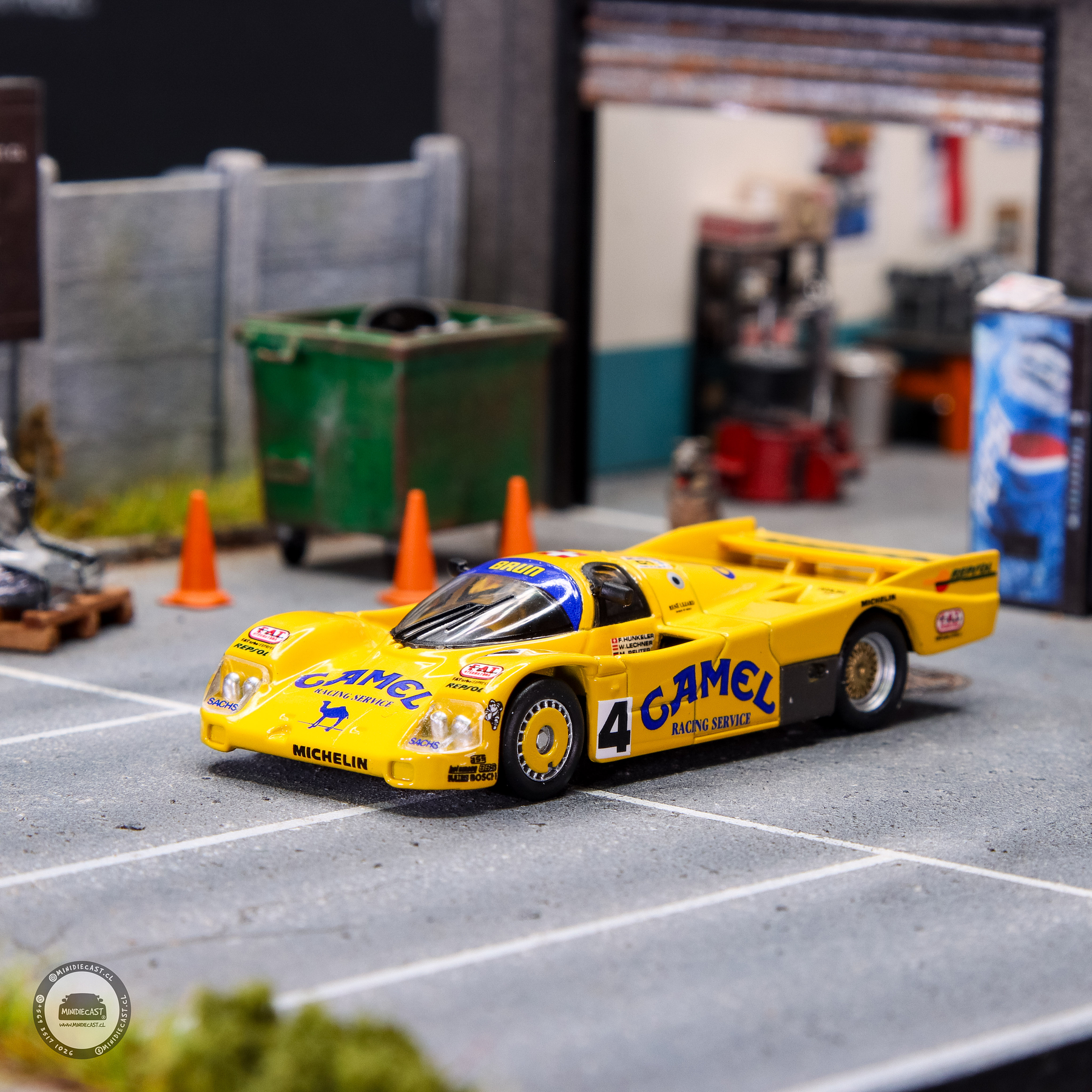 Sparky 1:64 Porsche - 962C Team Camel Brun Motorsport #4 24h Le Mans 1988 F.Hunkeler - W.Lechner - M.Reuter  (Tiny Exclusive).