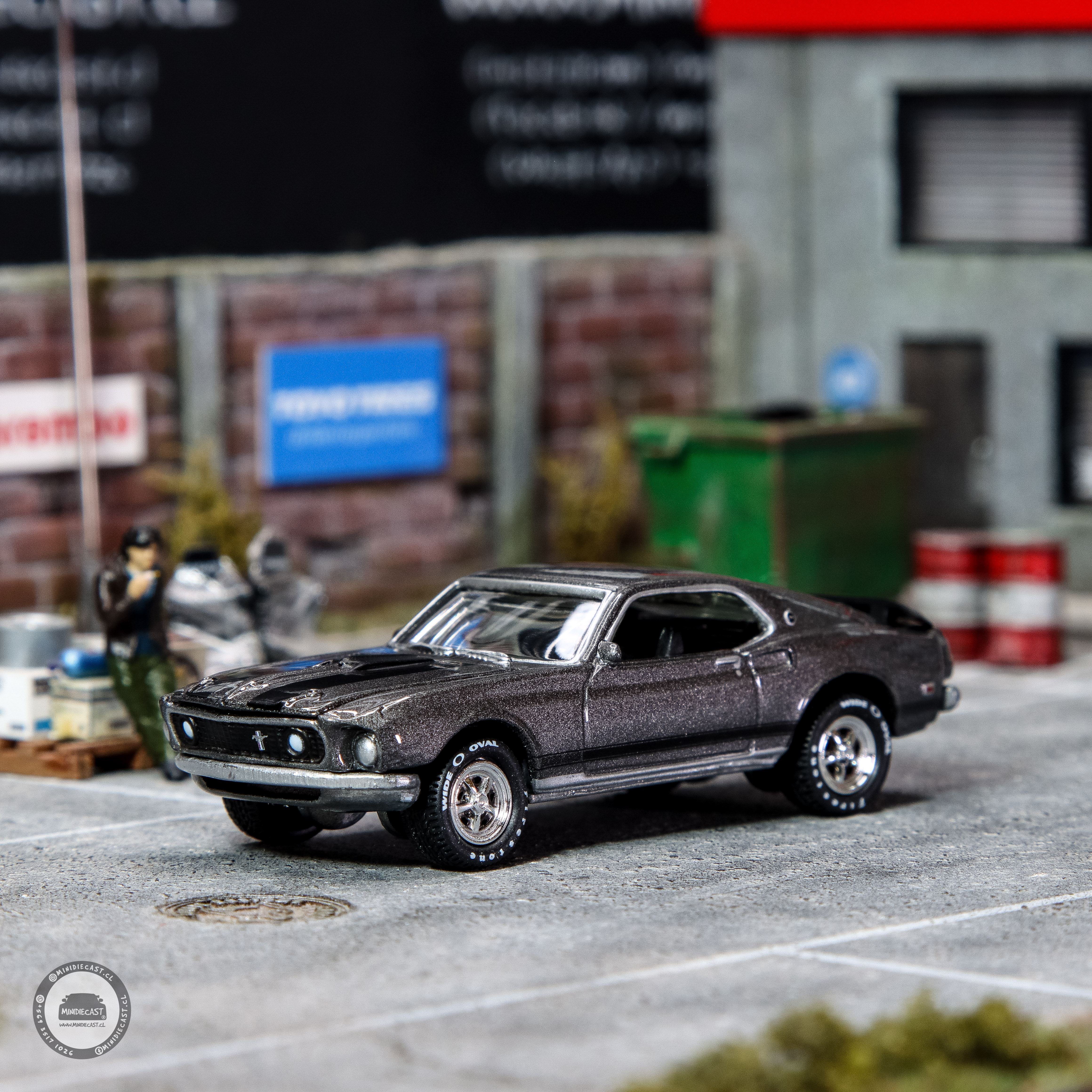 Johnny Lightning 1:64 1969 Ford Mustang Mach 1 John Wick – P