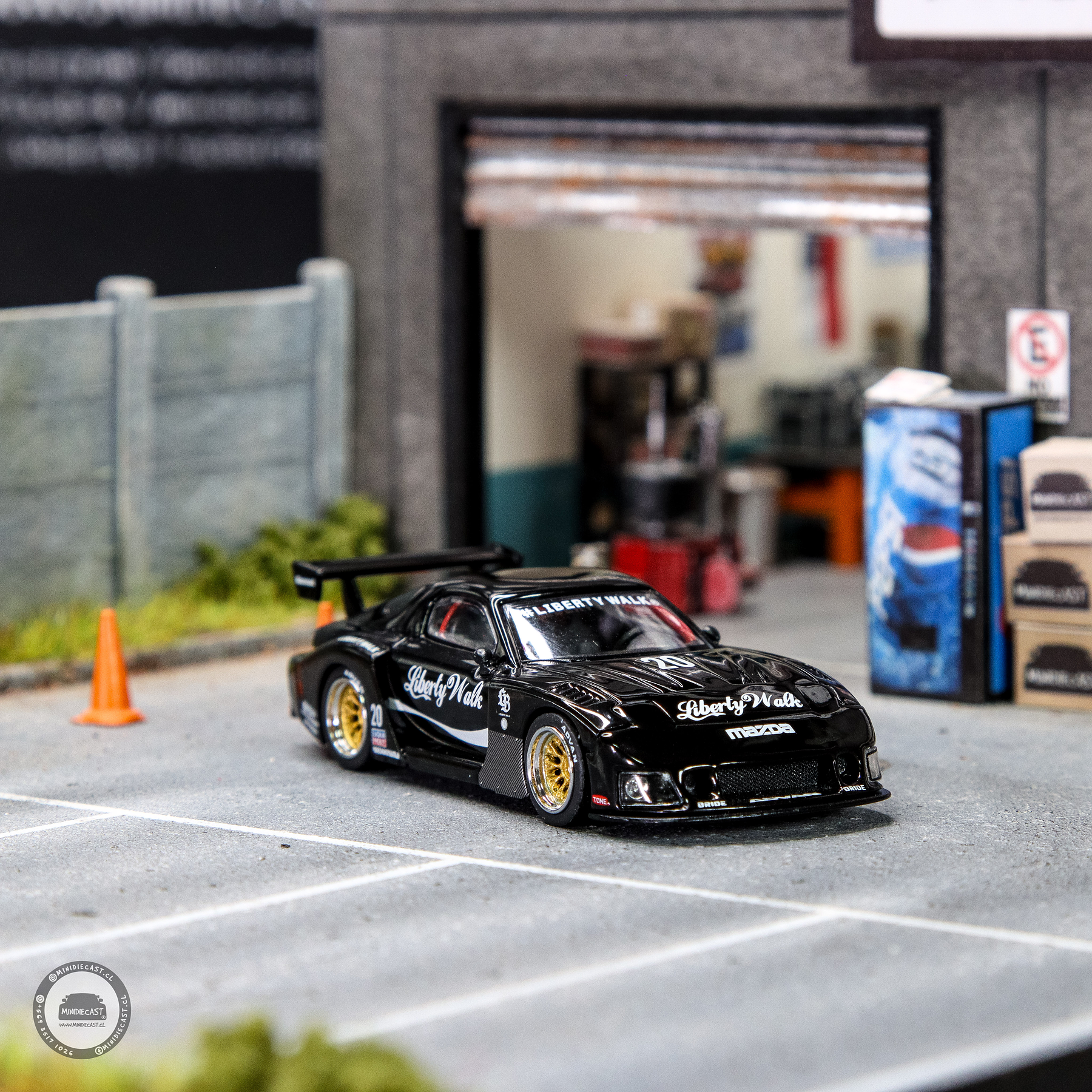 Mini GT 1:64 MAZDA RX-7 LB-Super Silhouette – Liberty Walk Black – Mijo Exclusives