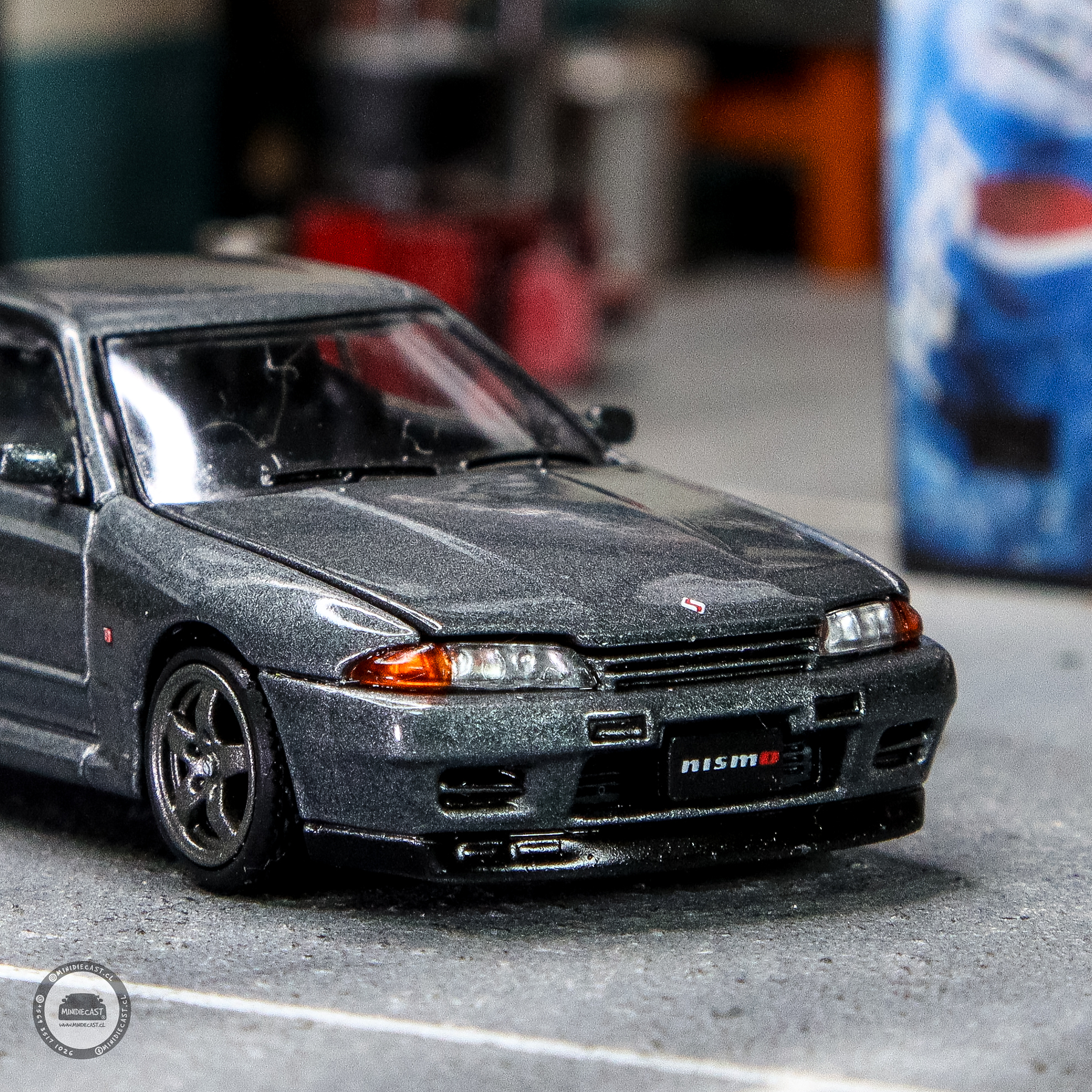 Pop Race 1:64 Nissan Skyline GT-R R32 Gun Grey Metallic.