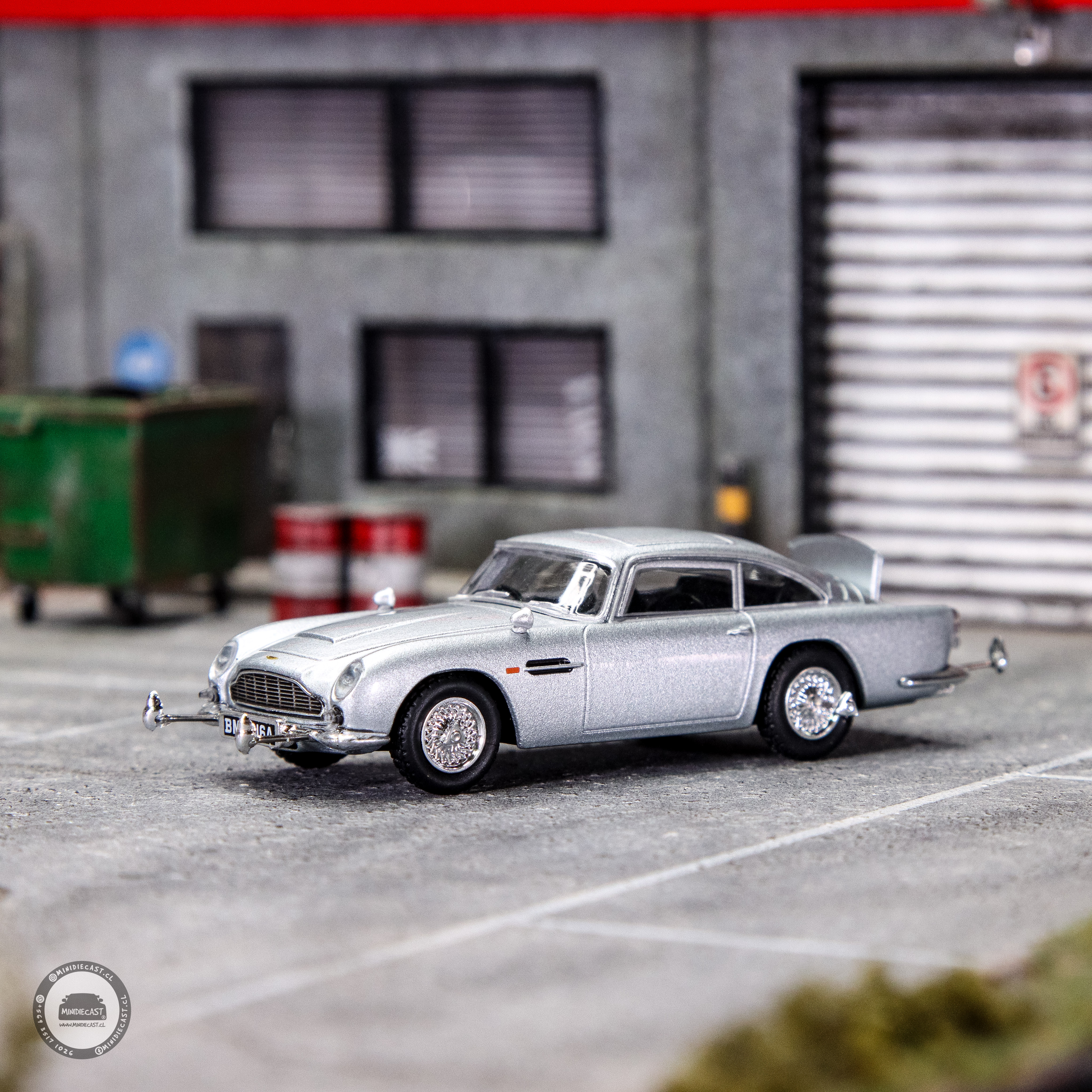 Mini GT 1:64 Goldfinger – English Packaging Aston Martin DB5 James Bond 007  – Limited Edition.