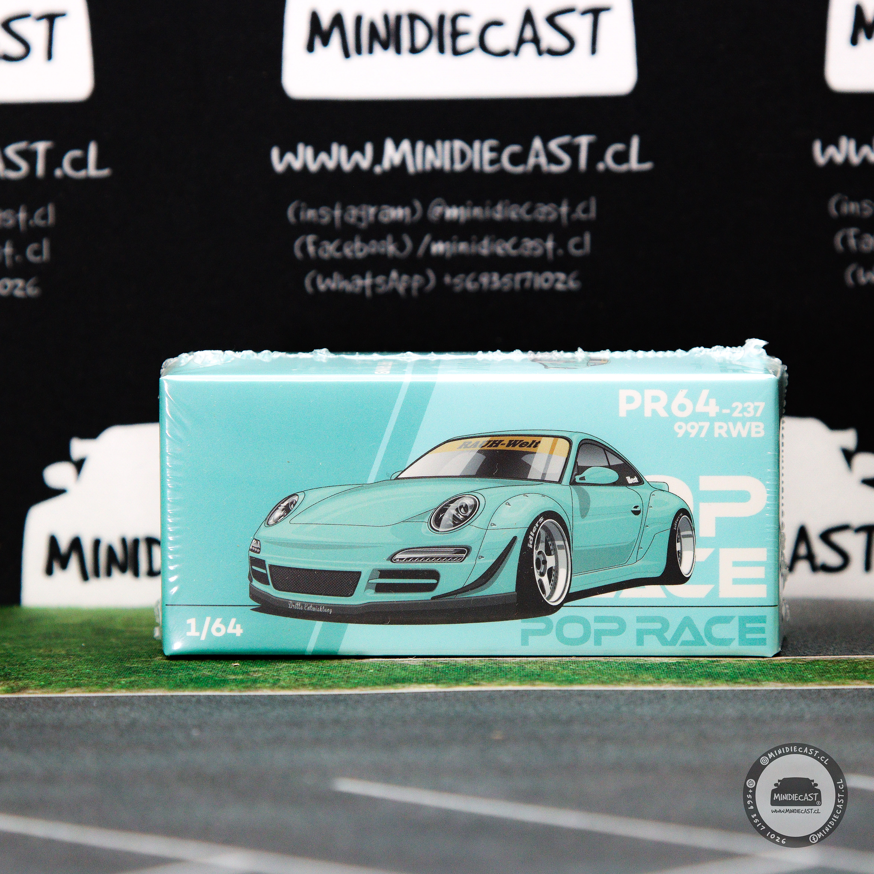 Pop Race 1:64 Porsche RWB 997 Tiffany Blue.
