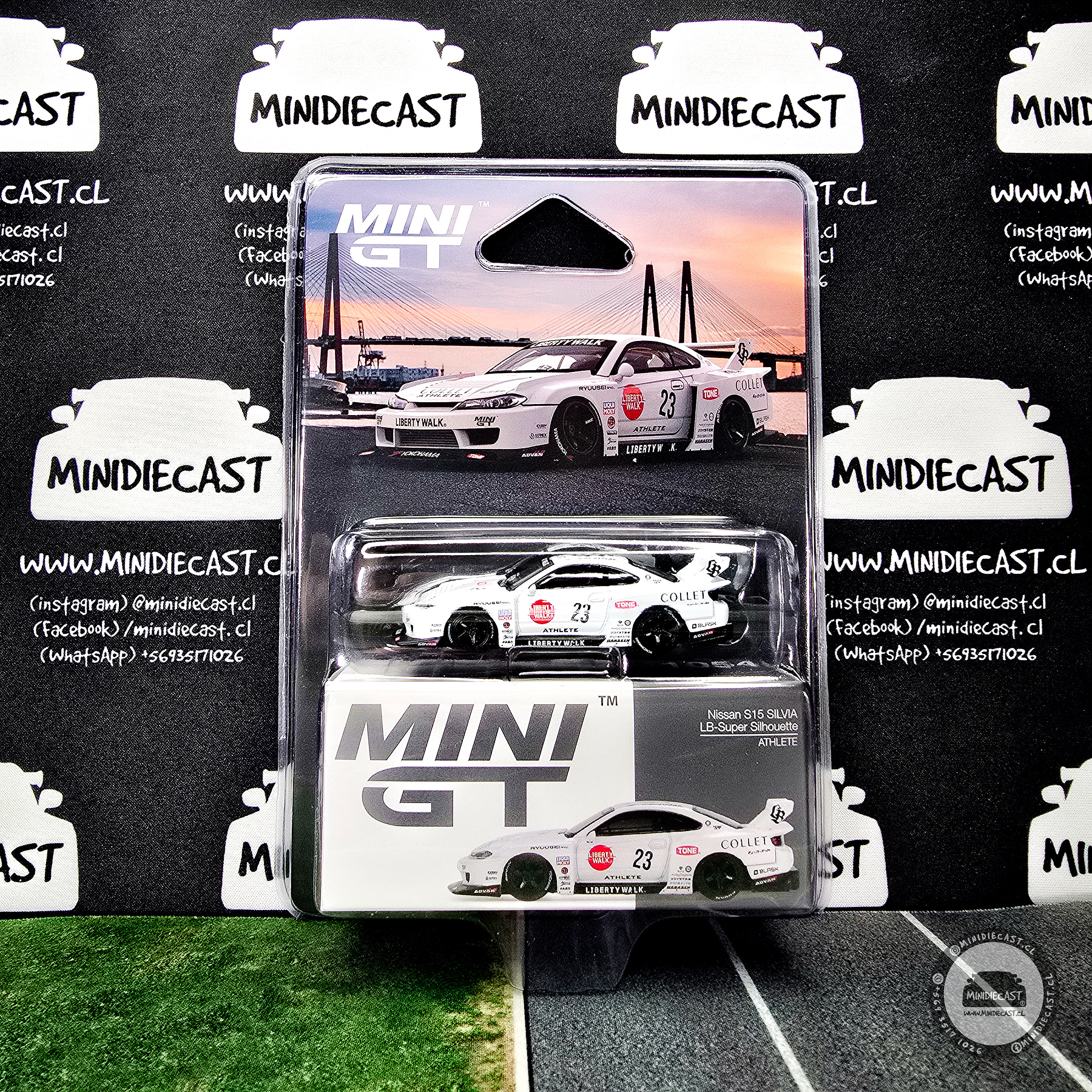 Mini GT 1:64 Nissan LB-Super Silhouette S15 SILVIA ATHLETE – White.-