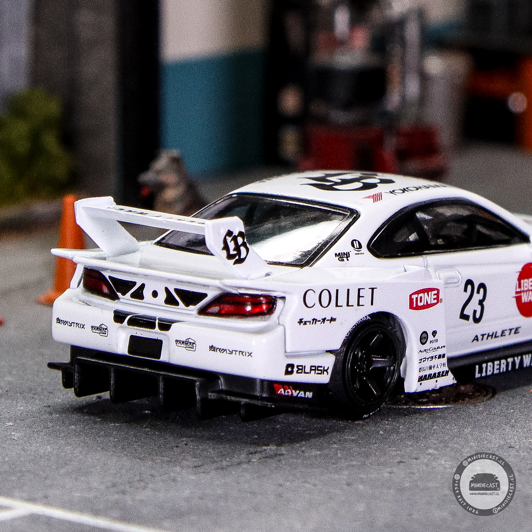 Mini GT 1:64 Nissan LB-Super Silhouette S15 SILVIA ATHLETE – White.-