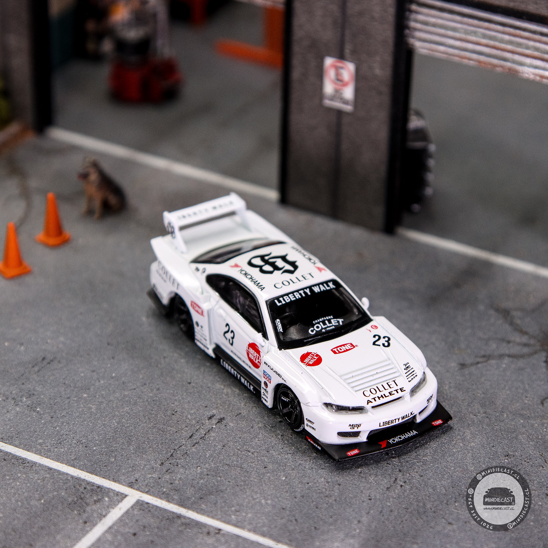 Mini GT 1:64 Nissan LB-Super Silhouette S15 SILVIA ATHLETE – White.-
