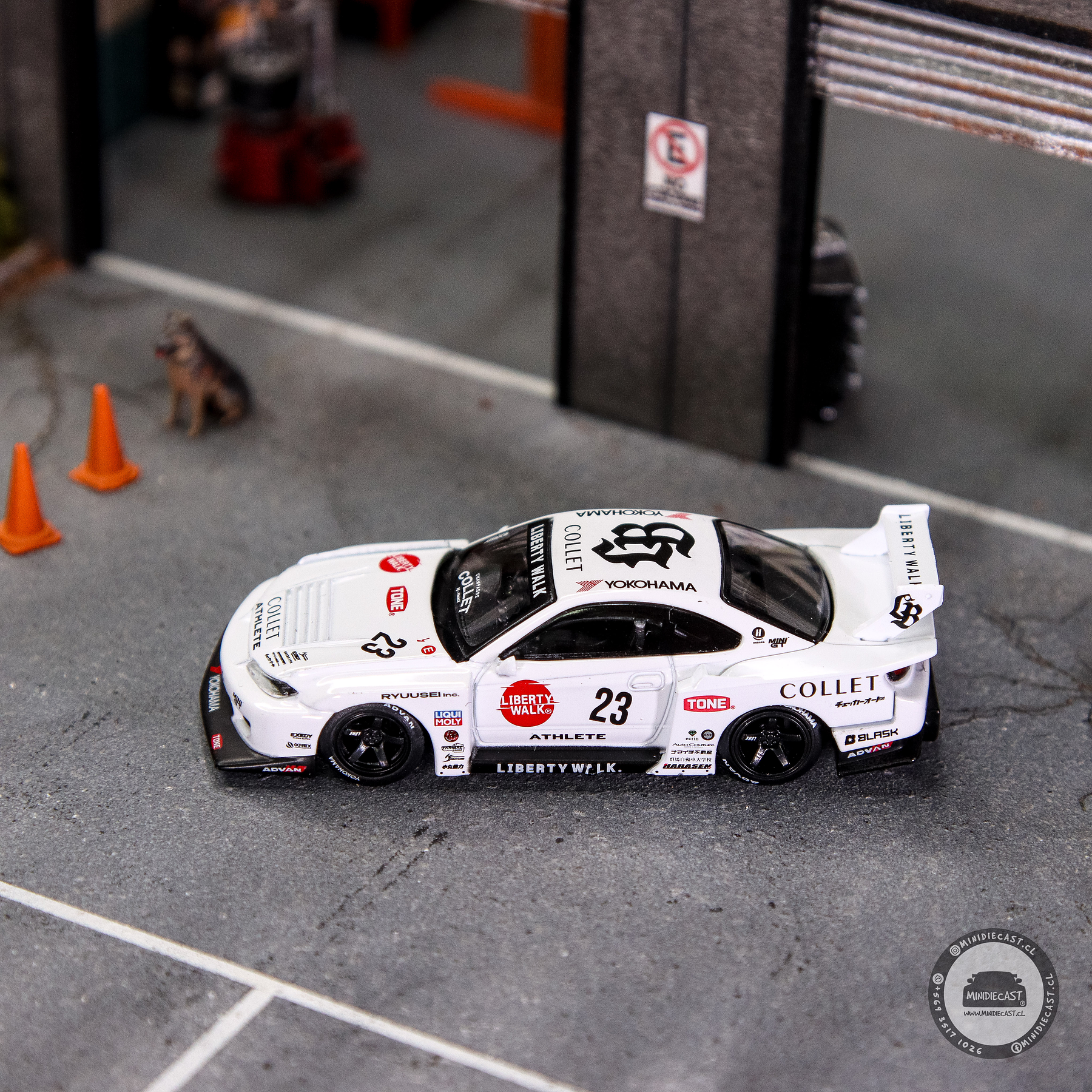 Mini GT 1:64 Nissan LB-Super Silhouette S15 SILVIA ATHLETE – White.-