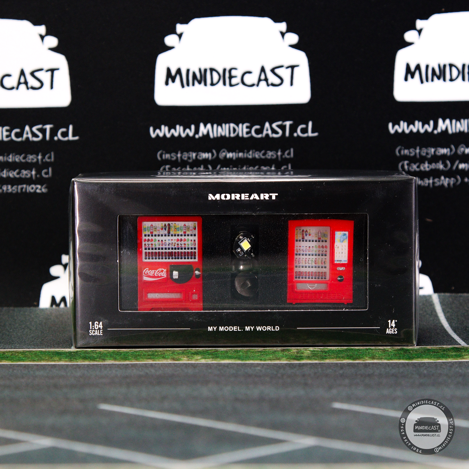 MoreArt 1:64 2 Vending Machine (no incluye baterías CR927).