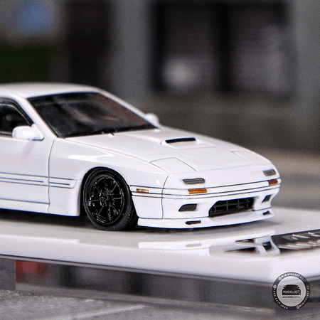 ATS 1:64 Mazda RX-7 FC3S- White.